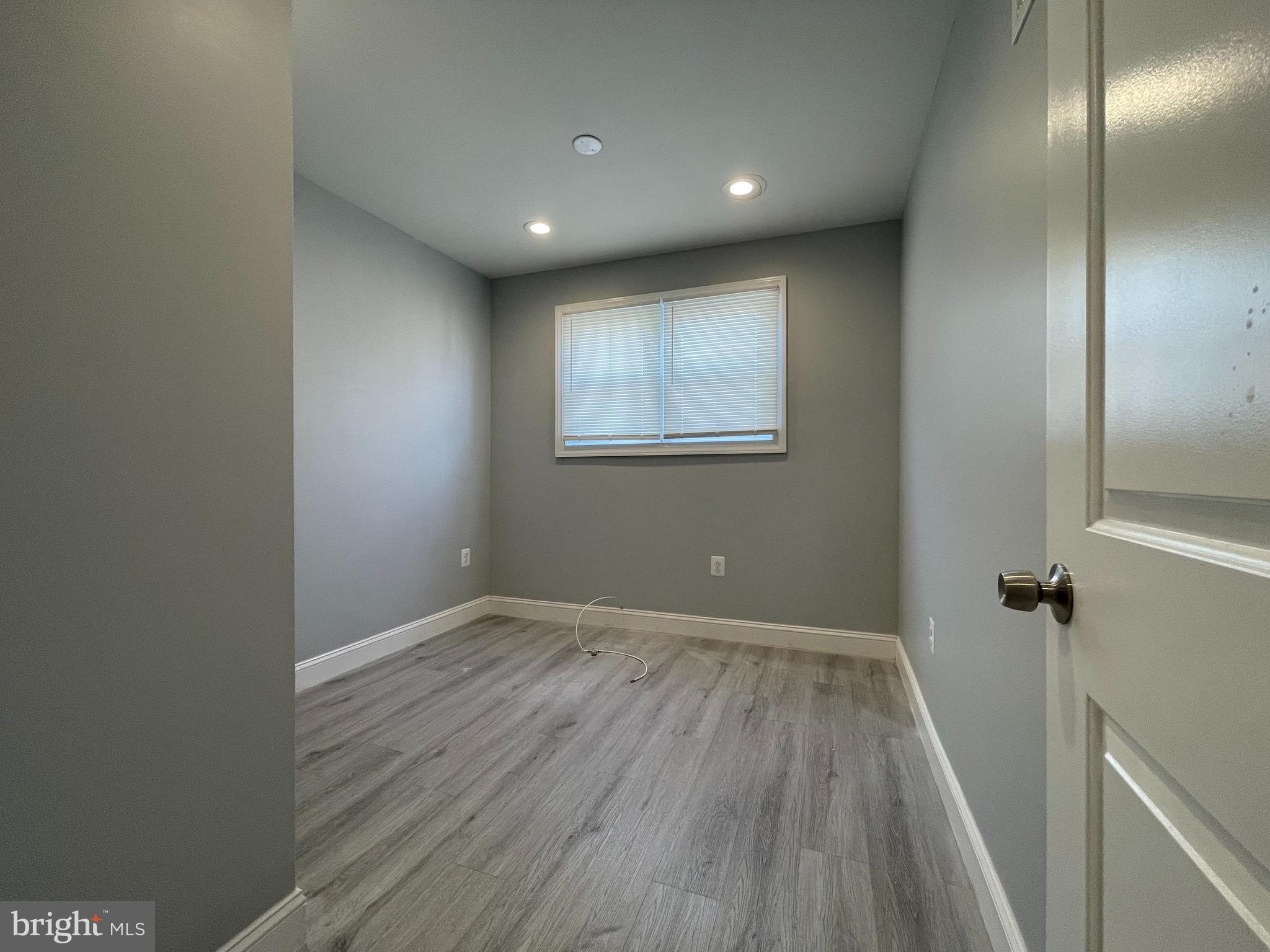 ELMWOOD PARK - Residential