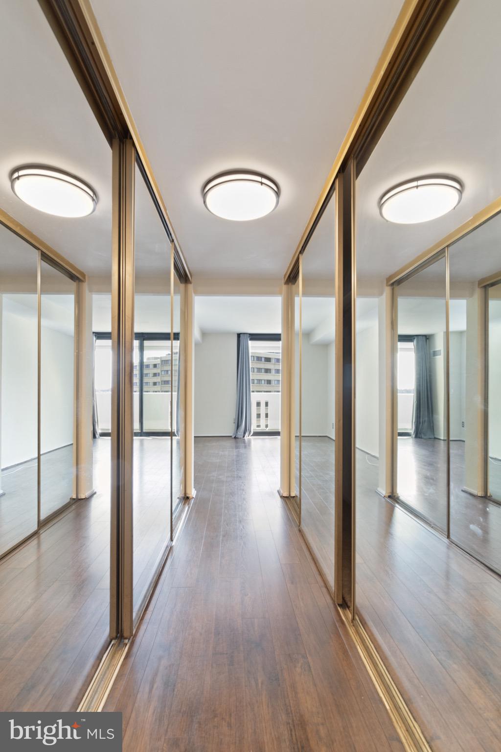 ALEXANDRIA KNOLLS - Residential