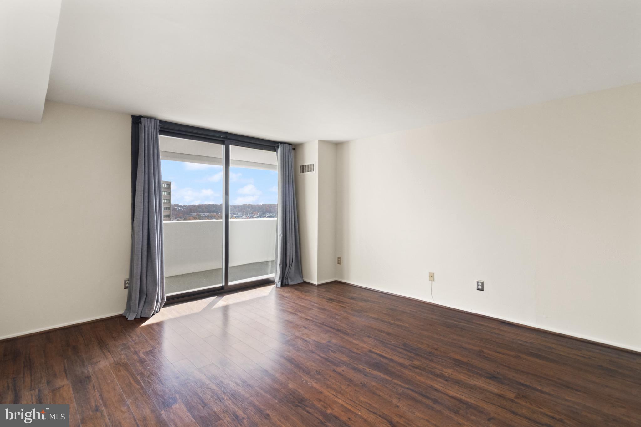 ALEXANDRIA KNOLLS - Residential