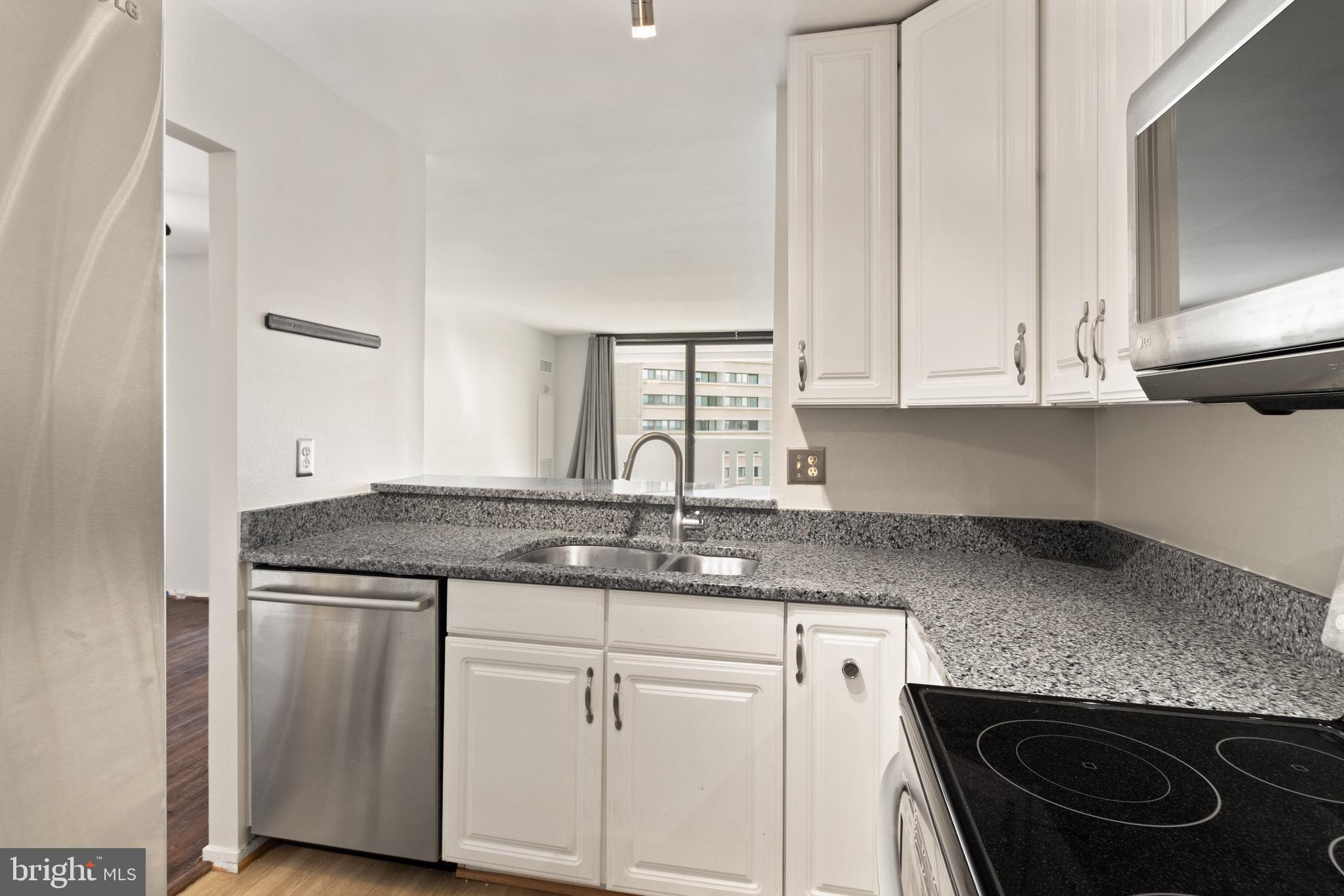 ALEXANDRIA KNOLLS - Residential