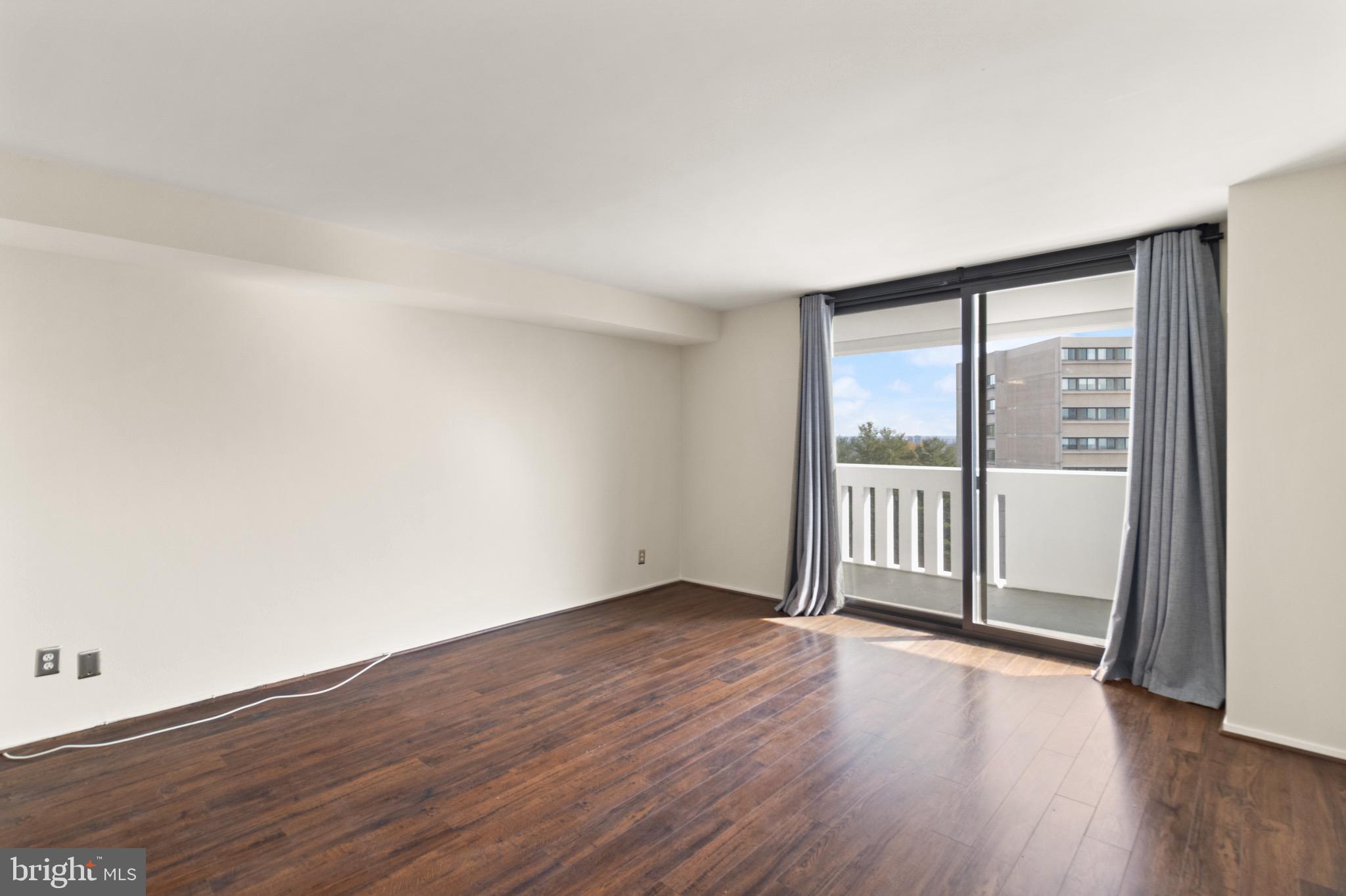 ALEXANDRIA KNOLLS - Residential