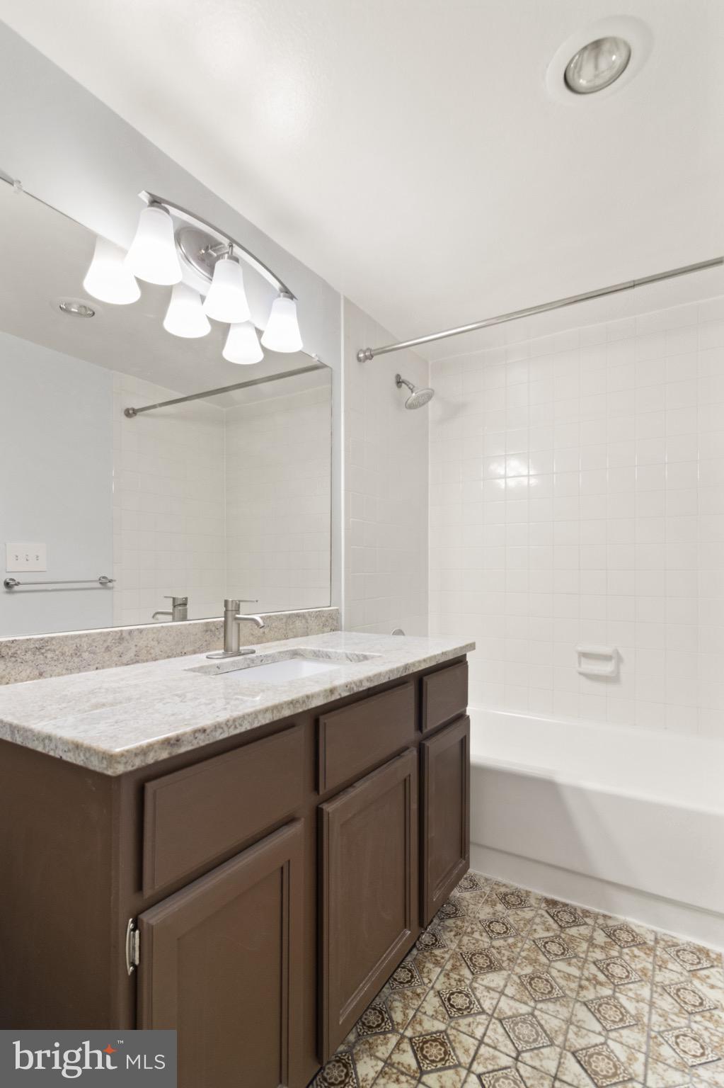 ALEXANDRIA KNOLLS - Residential