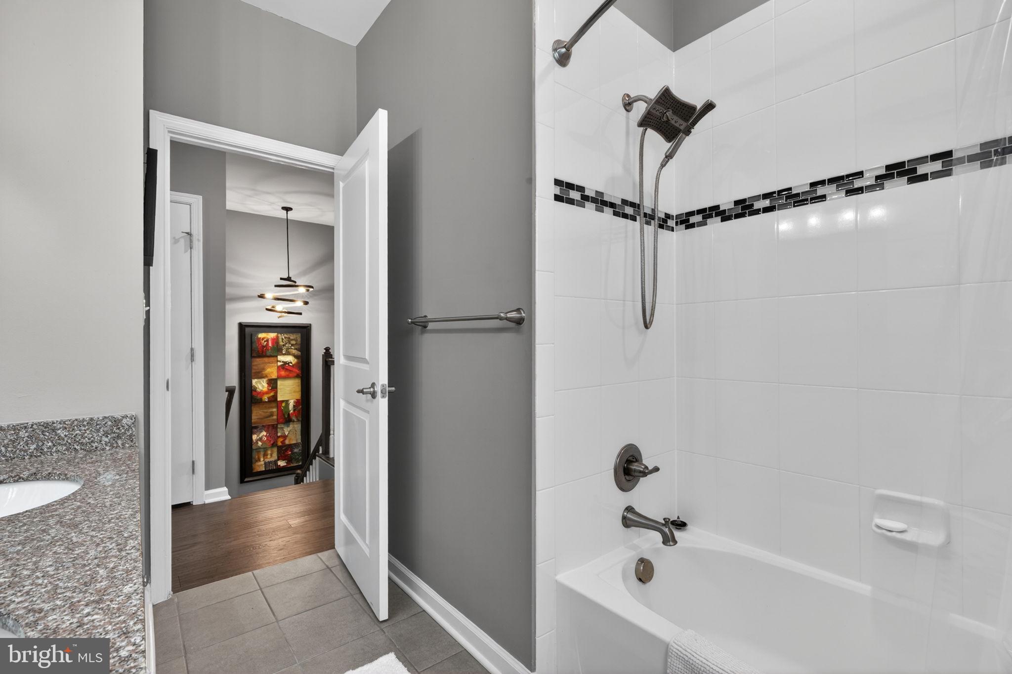 HYATTSVILLE - Residential