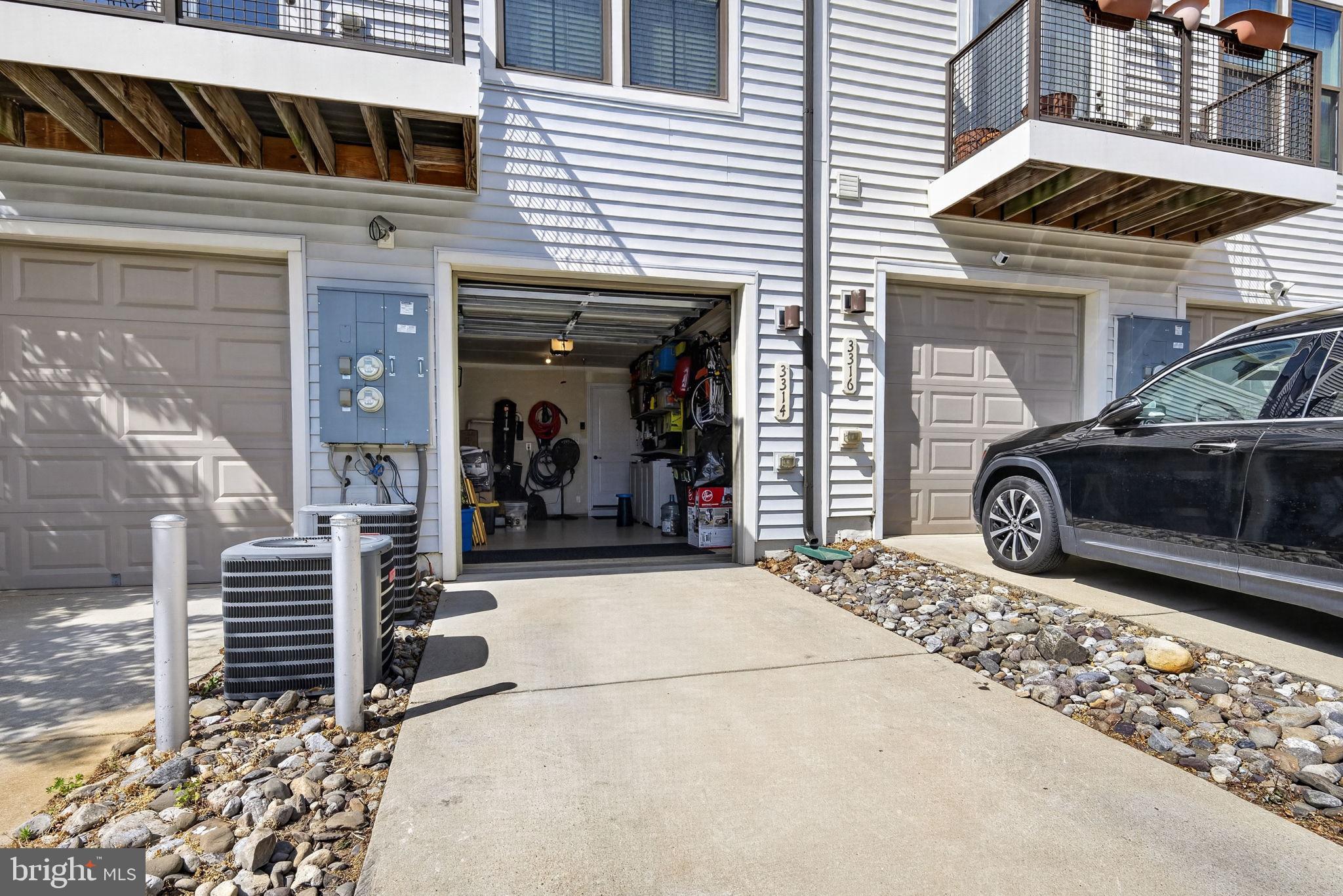 HYATTSVILLE - Residential