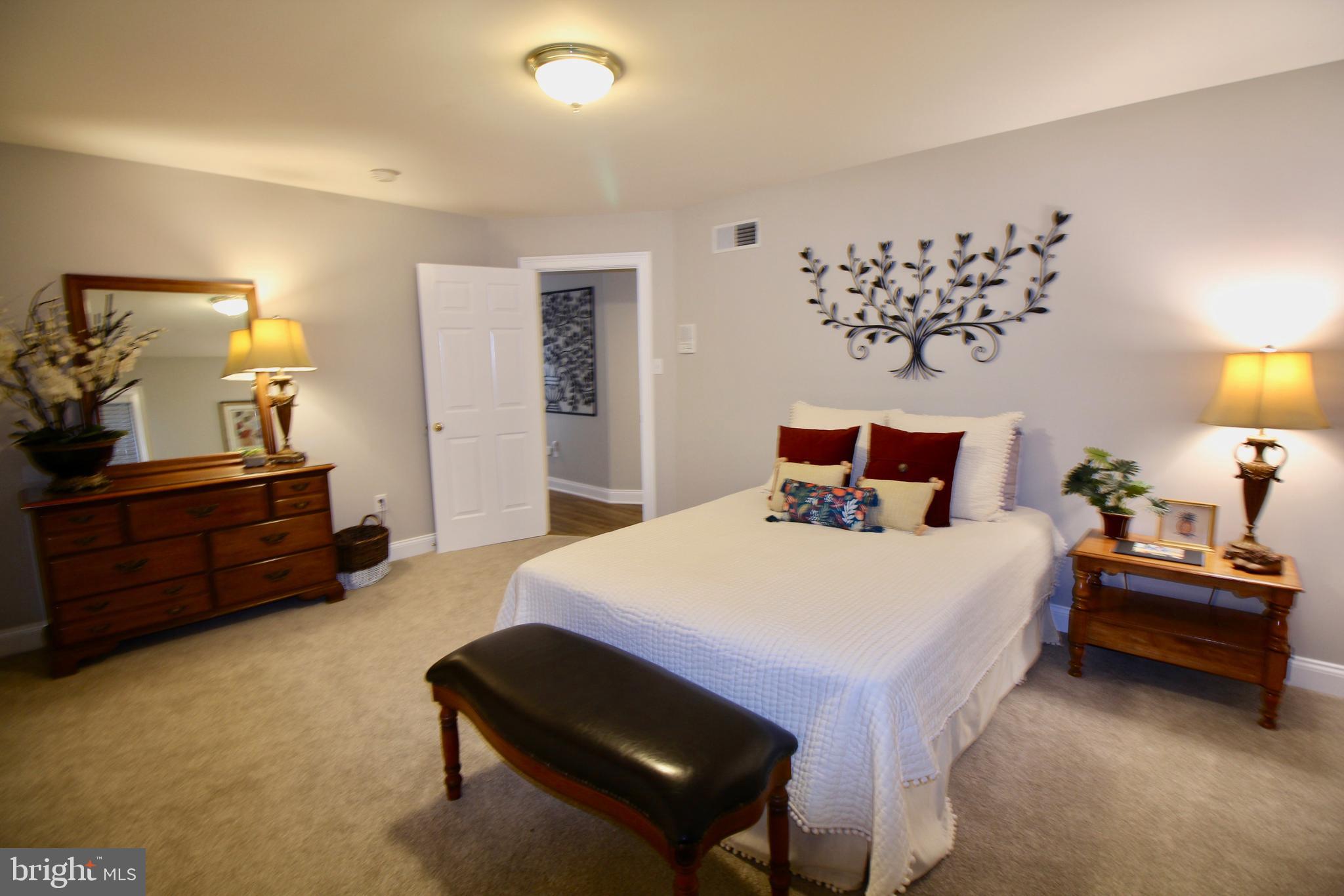 SHADY HILL ESTATES - Residential