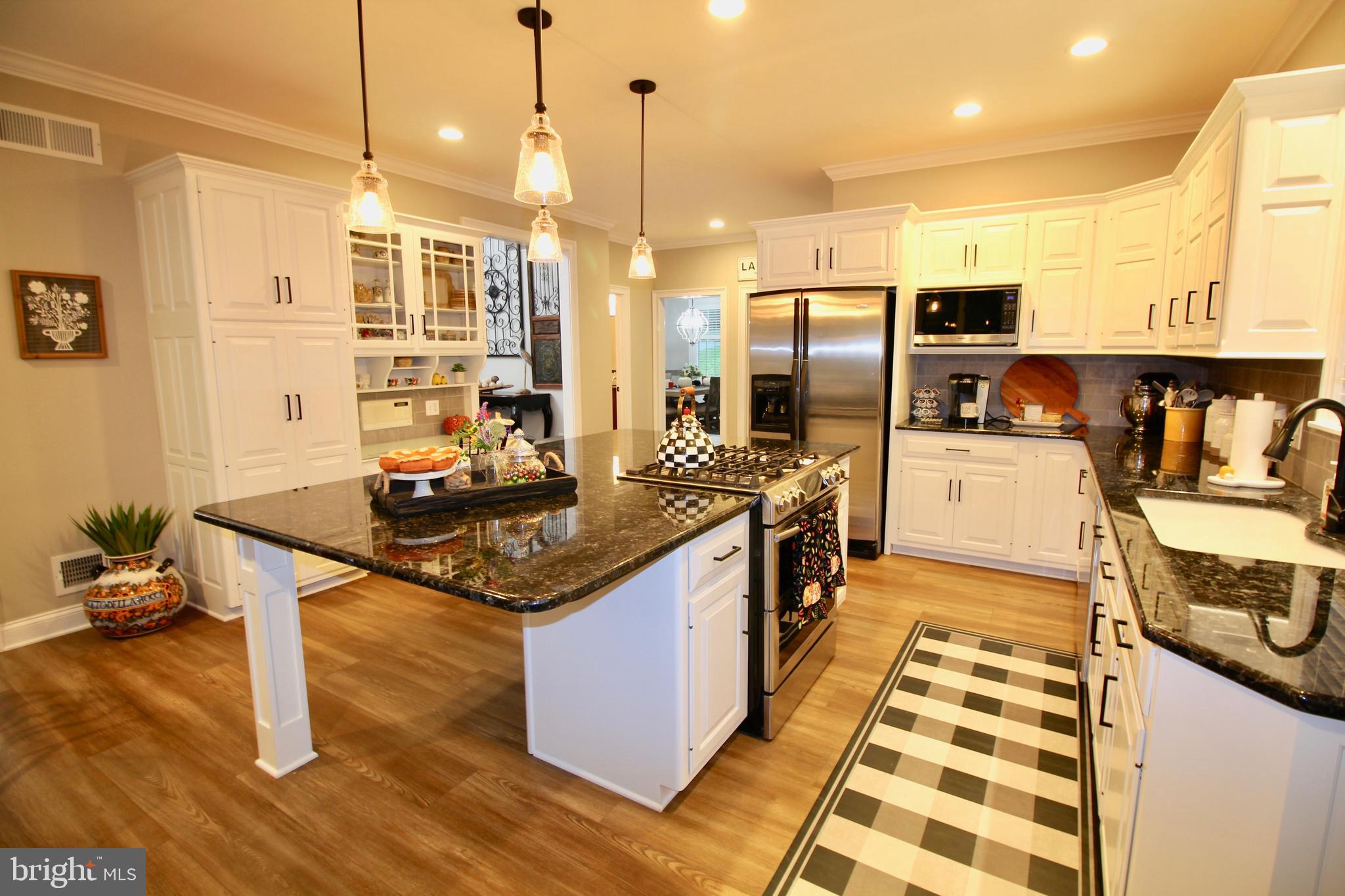 SHADY HILL ESTATES - Residential