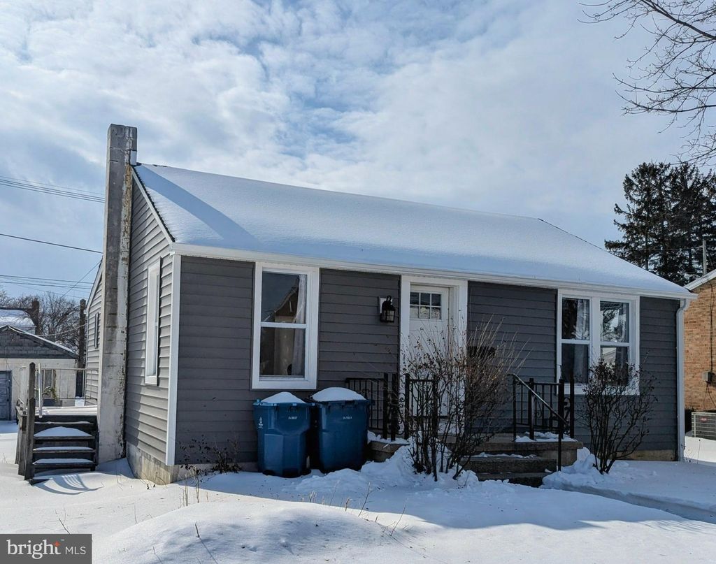 Photo of 1806 Filbert Street, YORK, PA 17404 (MLS # PAYK2096806)