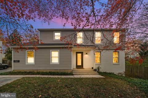 310 N OAK STREET FALLS CHURCH VA 22046