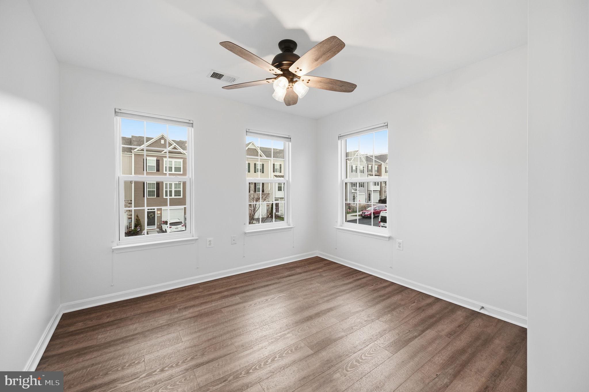 HUNTFIELD - Residential Lease