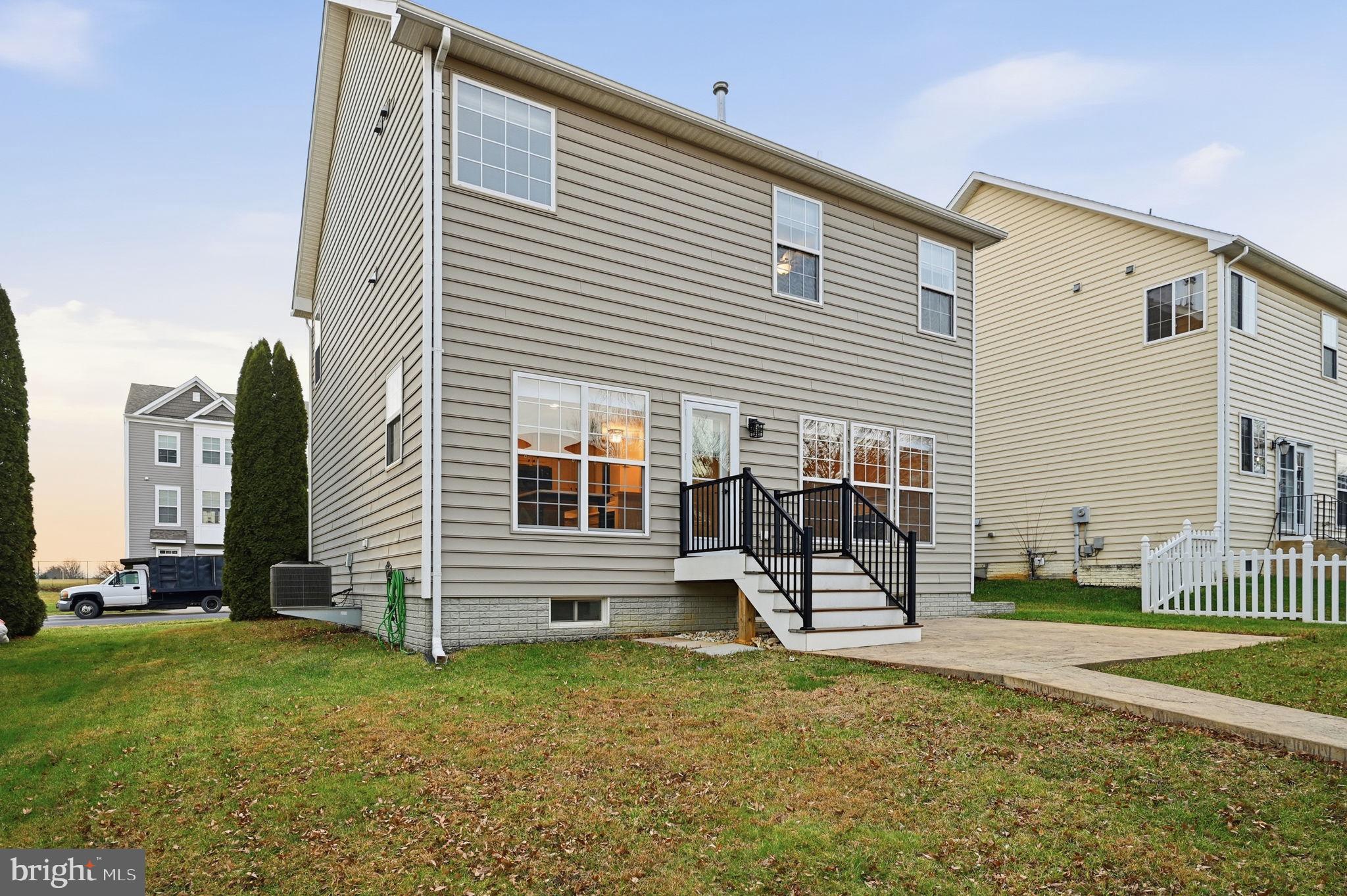 HUNTFIELD - Residential Lease