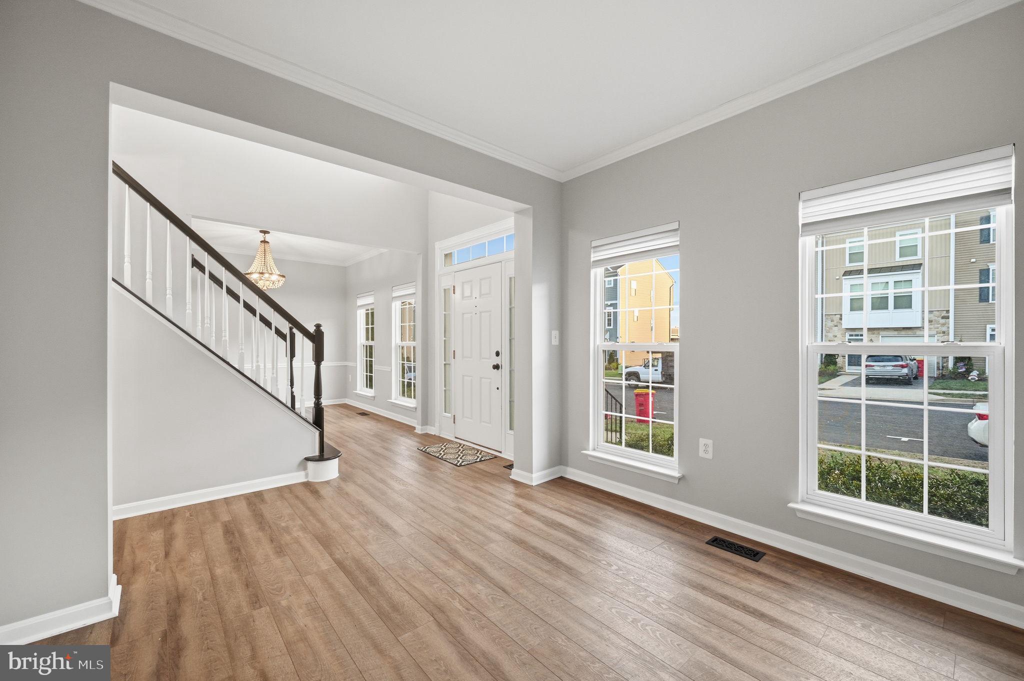 HUNTFIELD - Residential Lease