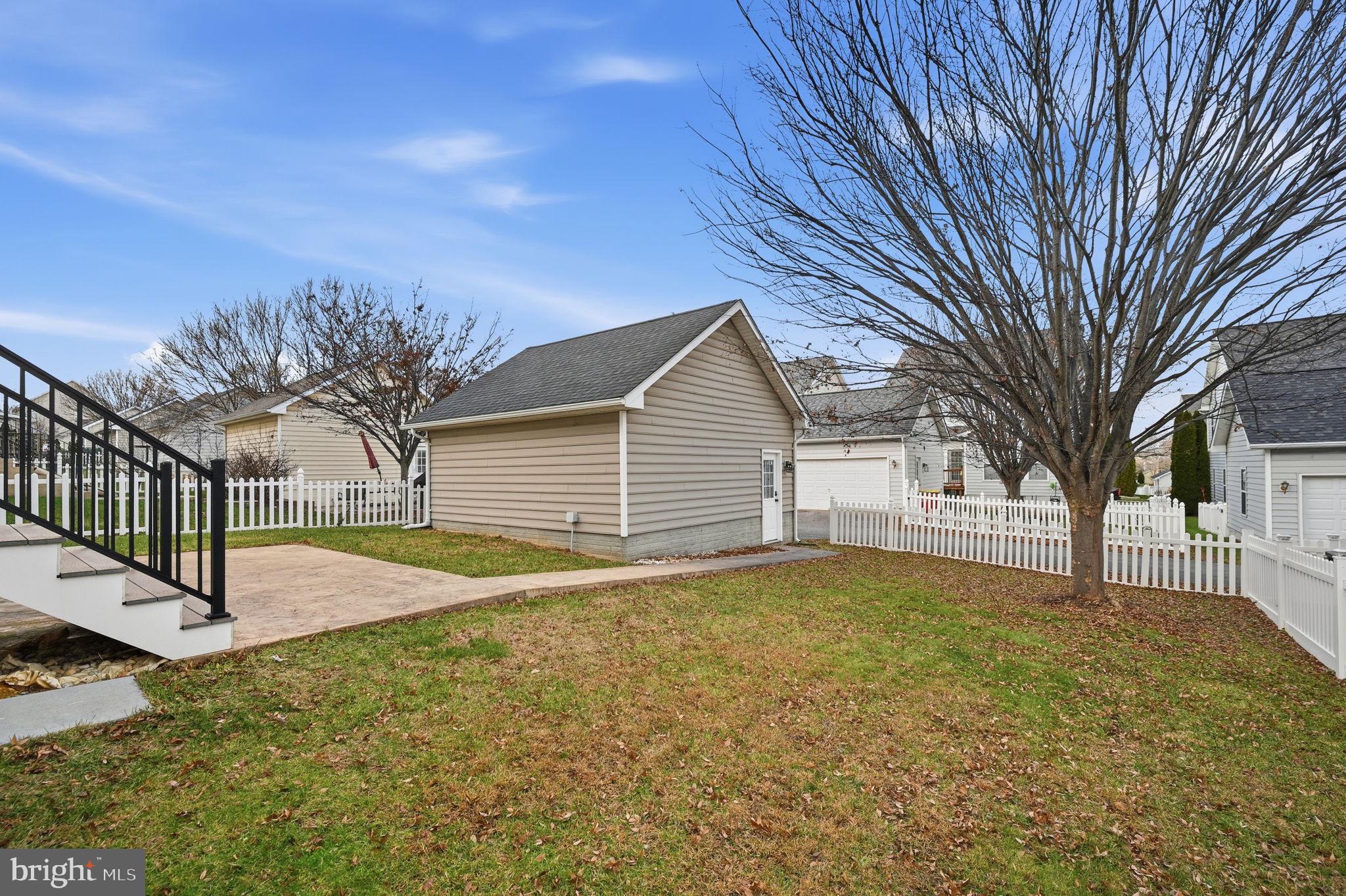 HUNTFIELD - Residential Lease