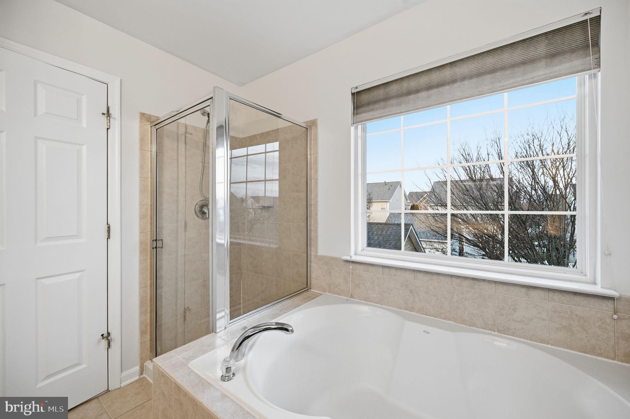 HUNTFIELD - Residential Lease