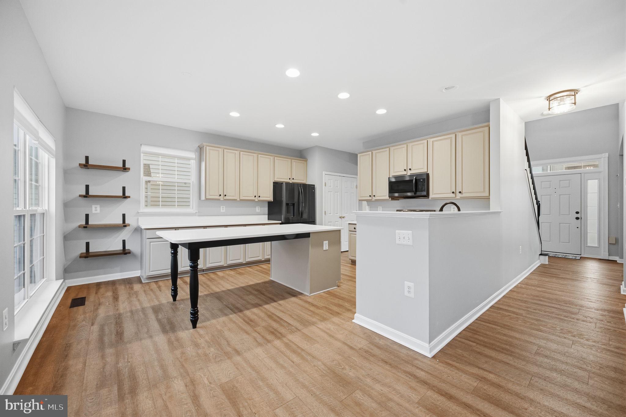 HUNTFIELD - Residential Lease