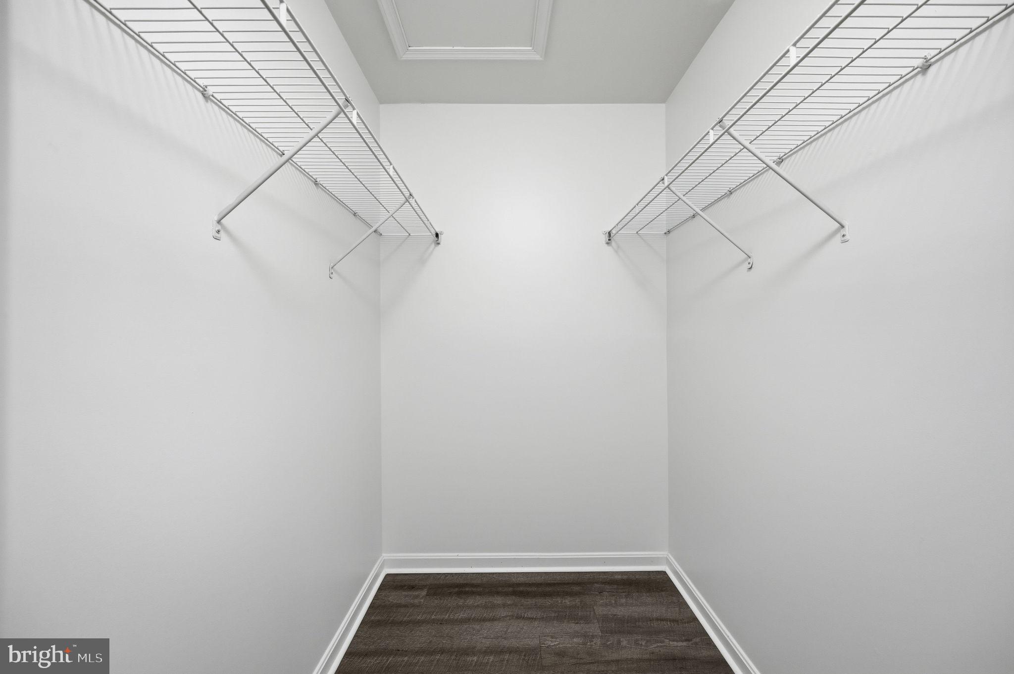 HUNTFIELD - Residential Lease