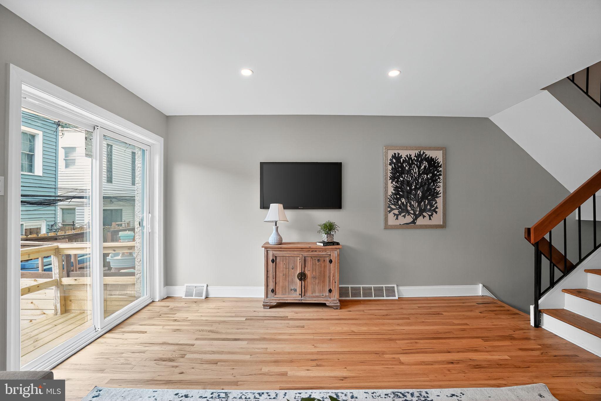 FAIRMOUNT - Residential