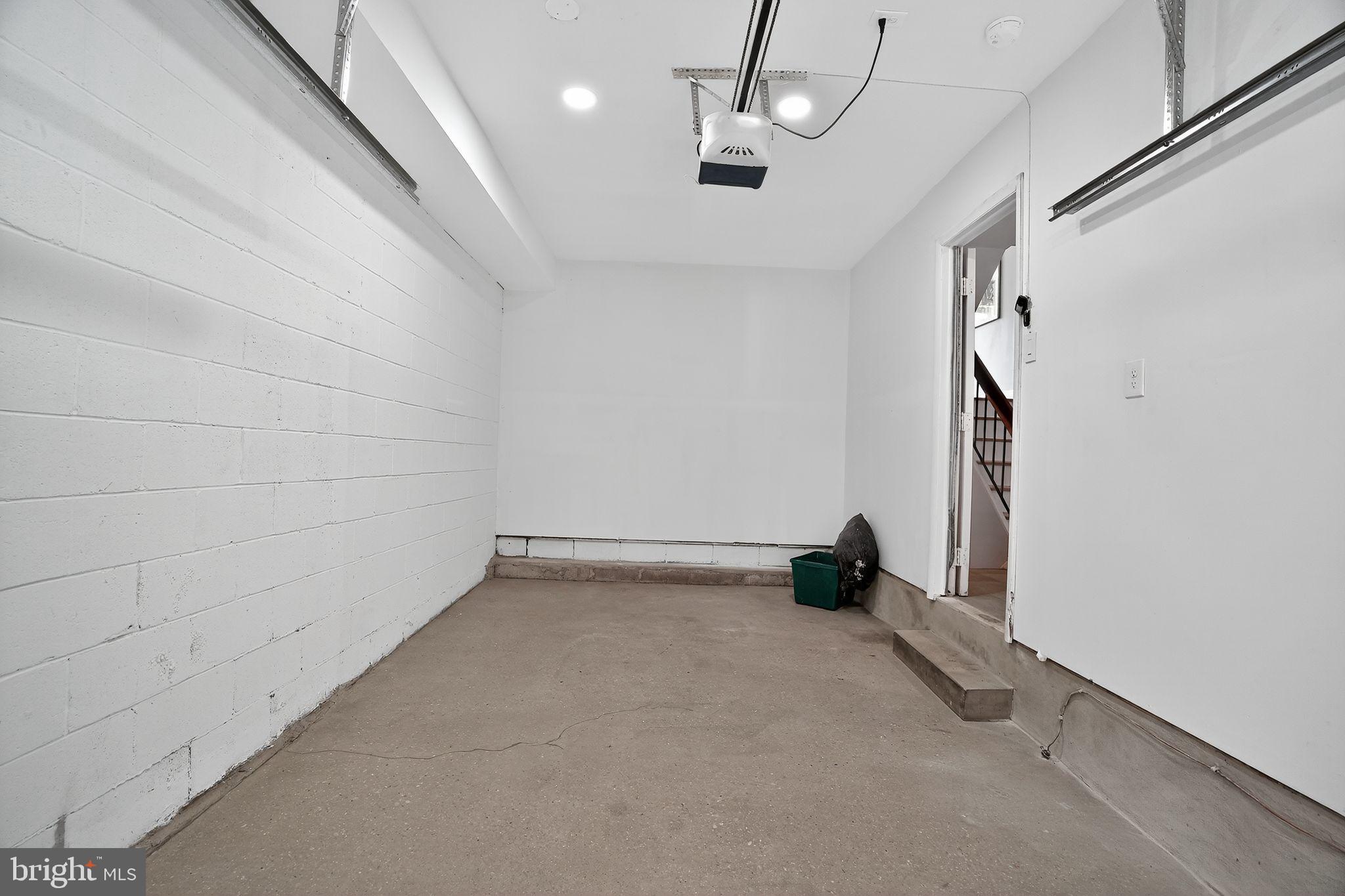 FAIRMOUNT - Residential