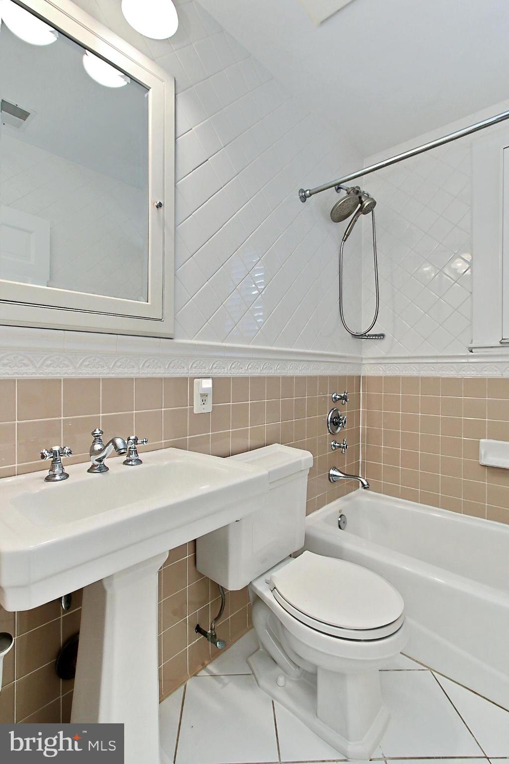 WELLINGTON - Residential Lease