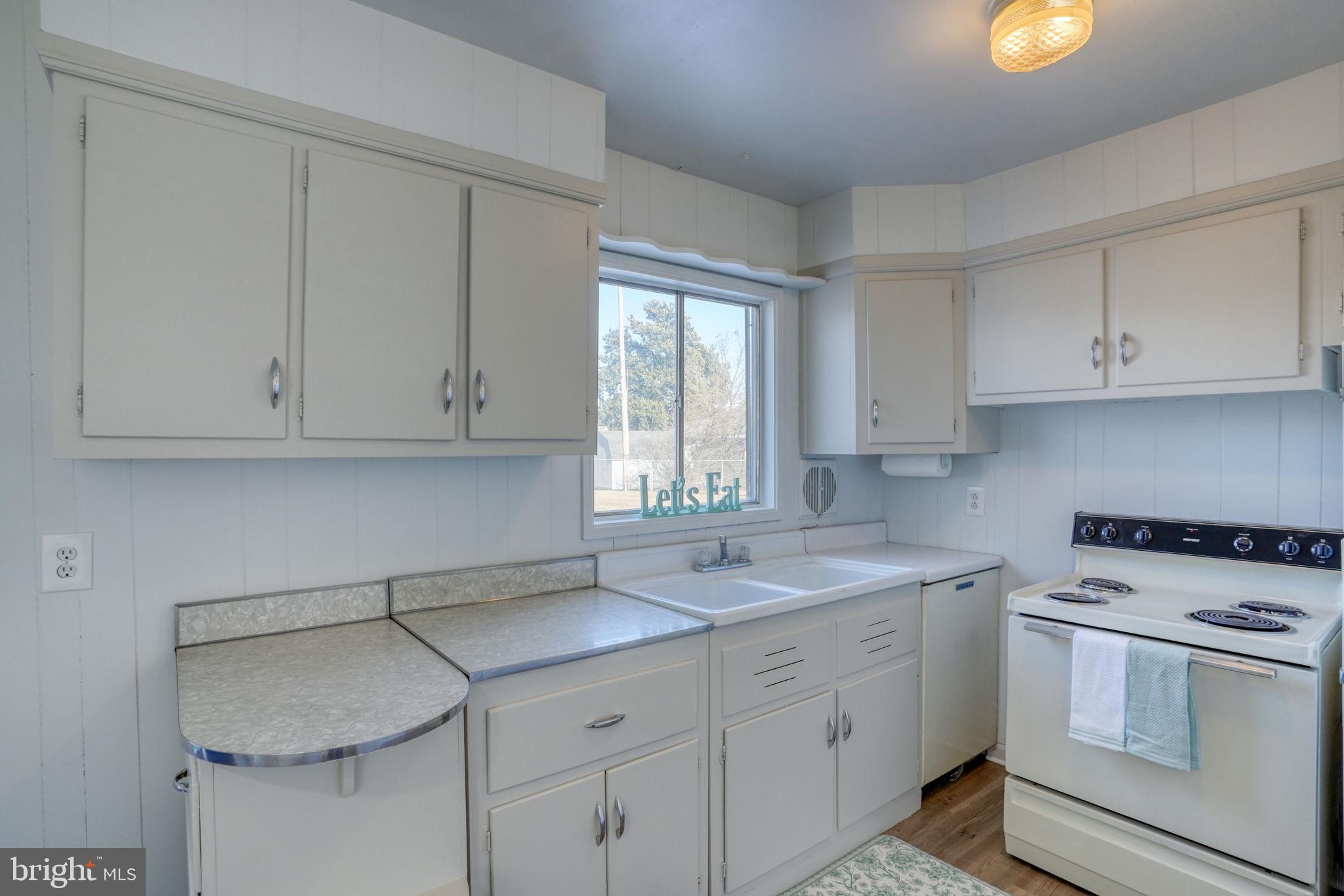 KENT ACRES - Residential