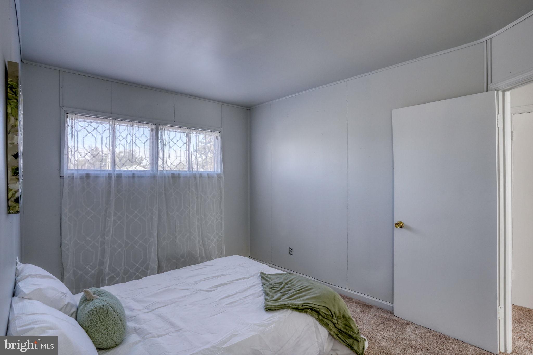 KENT ACRES - Residential