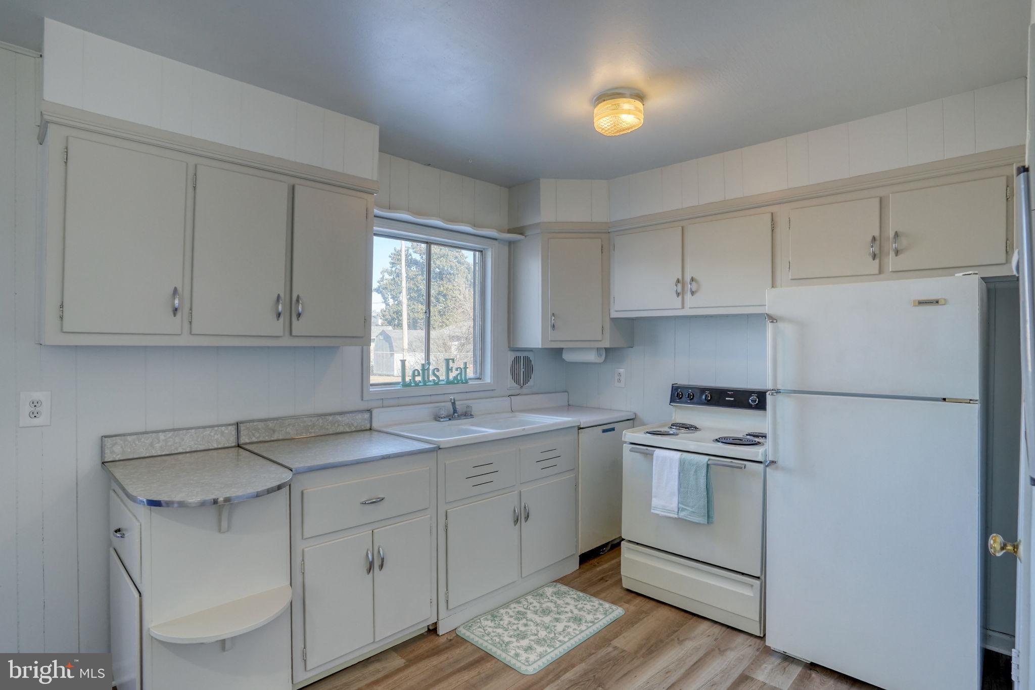 KENT ACRES - Residential