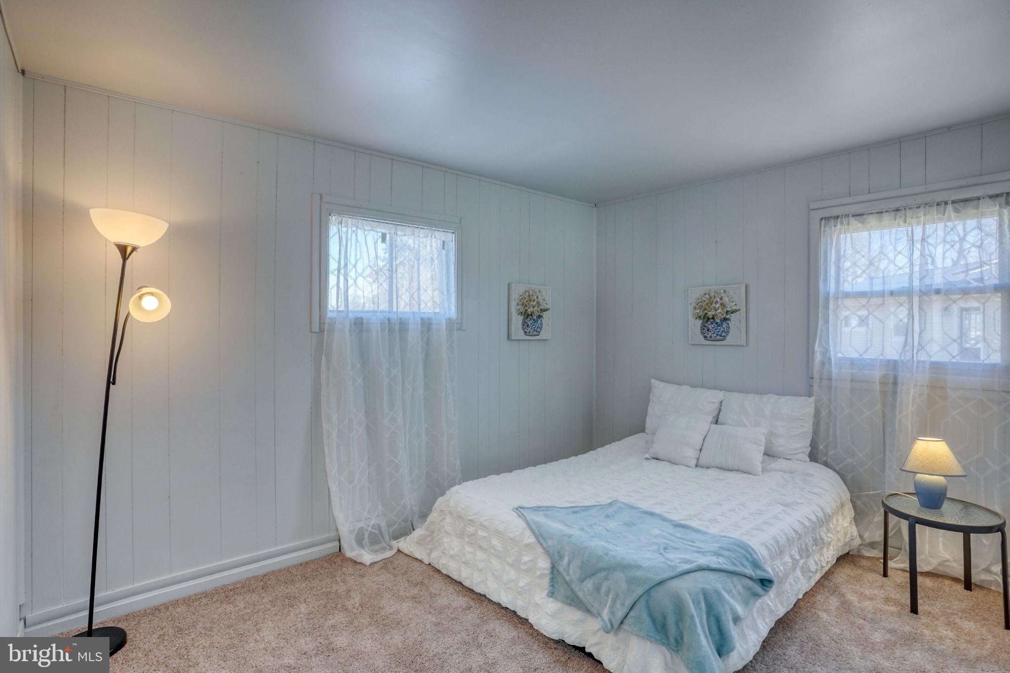 KENT ACRES - Residential