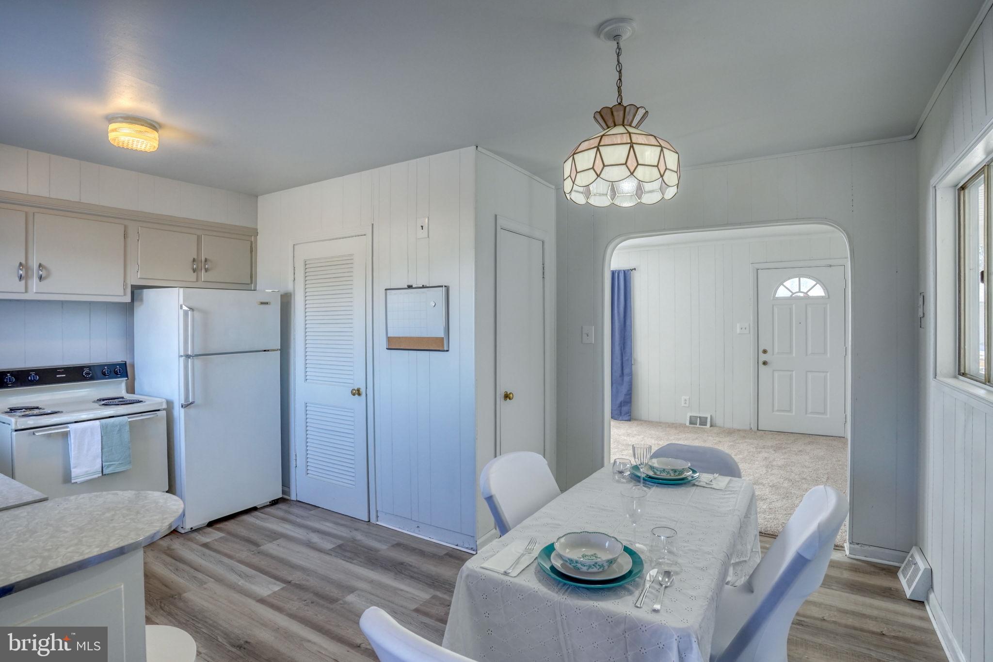 KENT ACRES - Residential