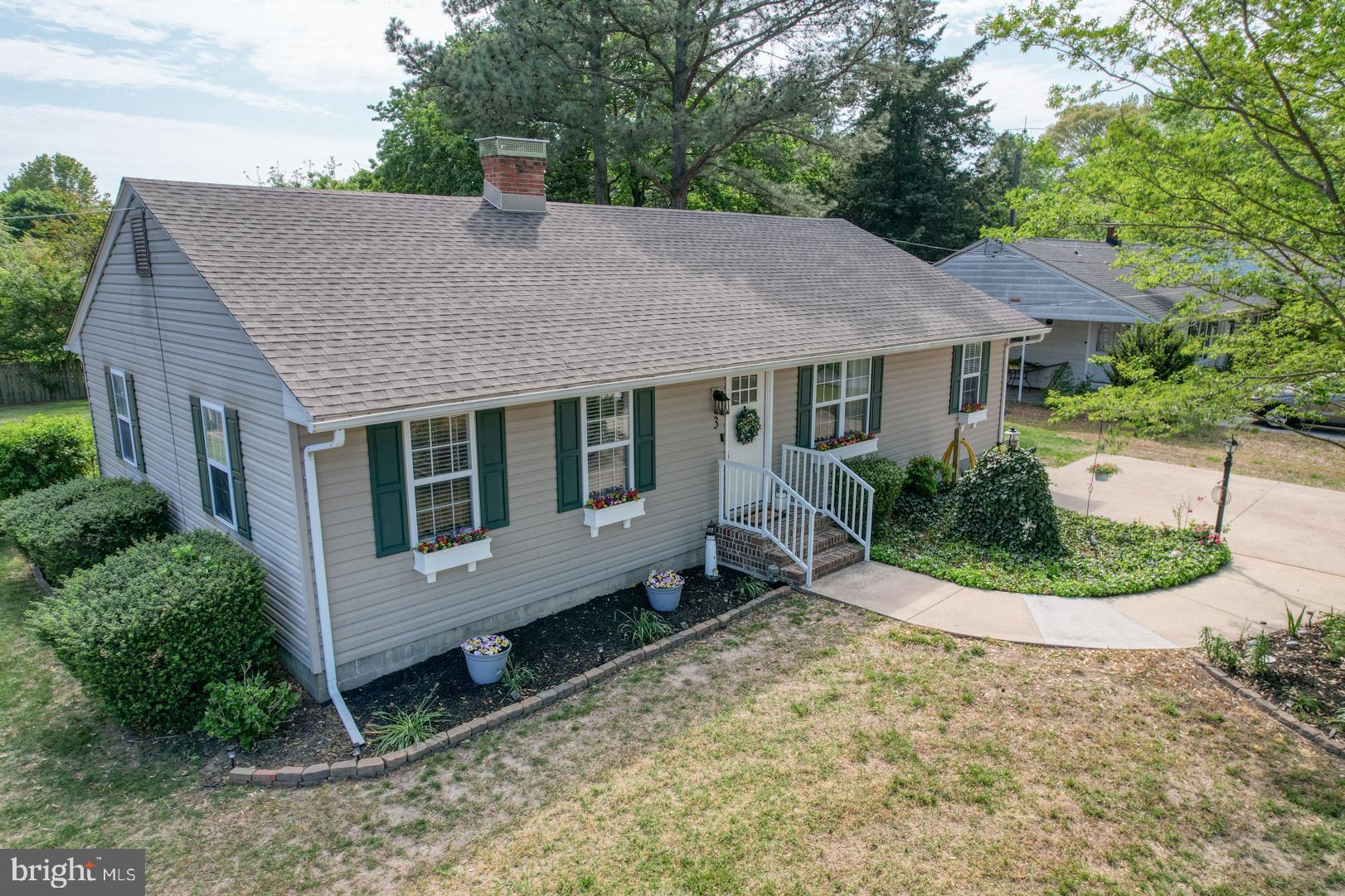 3 WOODSIDE DRIVE
