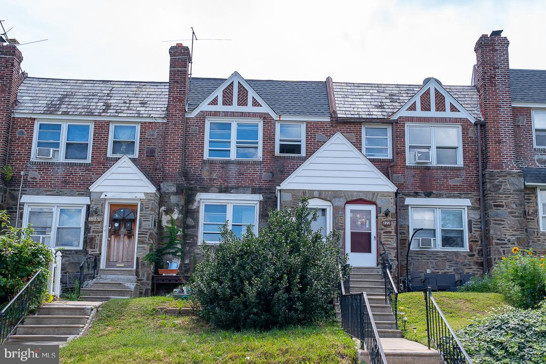 820 Windermere Ave, Drexel Hill, PA 19026
Discover this beautifully updated multi-family home in the heart of Drexel Hill, offering an excellent investment or owner-occupant opportunity. The property features two spacious units—Unit 1 with 1 bedroom and 1 full bath, and Unit 2 with 2 bedrooms and 1 full bath—plus an additional full bathroom on the basement level.
Recent upgrades include a 2-year-old roof, brand-new windows, new flooring throughout, and fresh paint, ensuring a move-in-ready condition. Both units are currently vacant, giving you the flexibility to set market rents or move right in.
Enjoy the convenience of a 2-car garage, driveway parking, and a charming front yard. Located less than a block from public transportation and just steps from groceries, shopping, restaurants, and within walking distance to elementary, middle, and high schools . A park is only a few blocks away, making this a prime location for tenants or homeowners alike.
Don’t miss this turn-key property in a highly sought-after neighborhood—schedule your showing today!