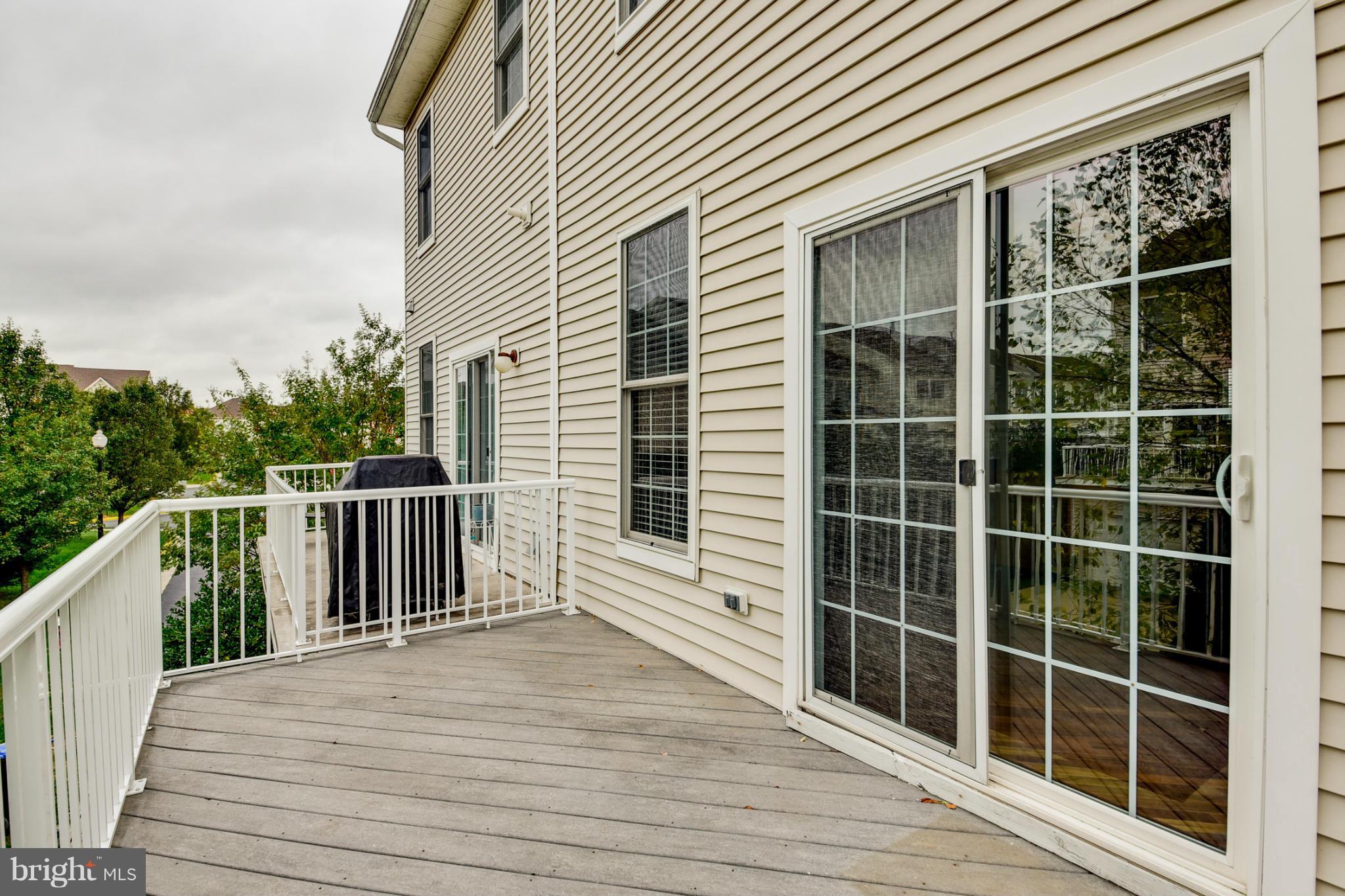 SOUTH RIDING - Residential Lease
