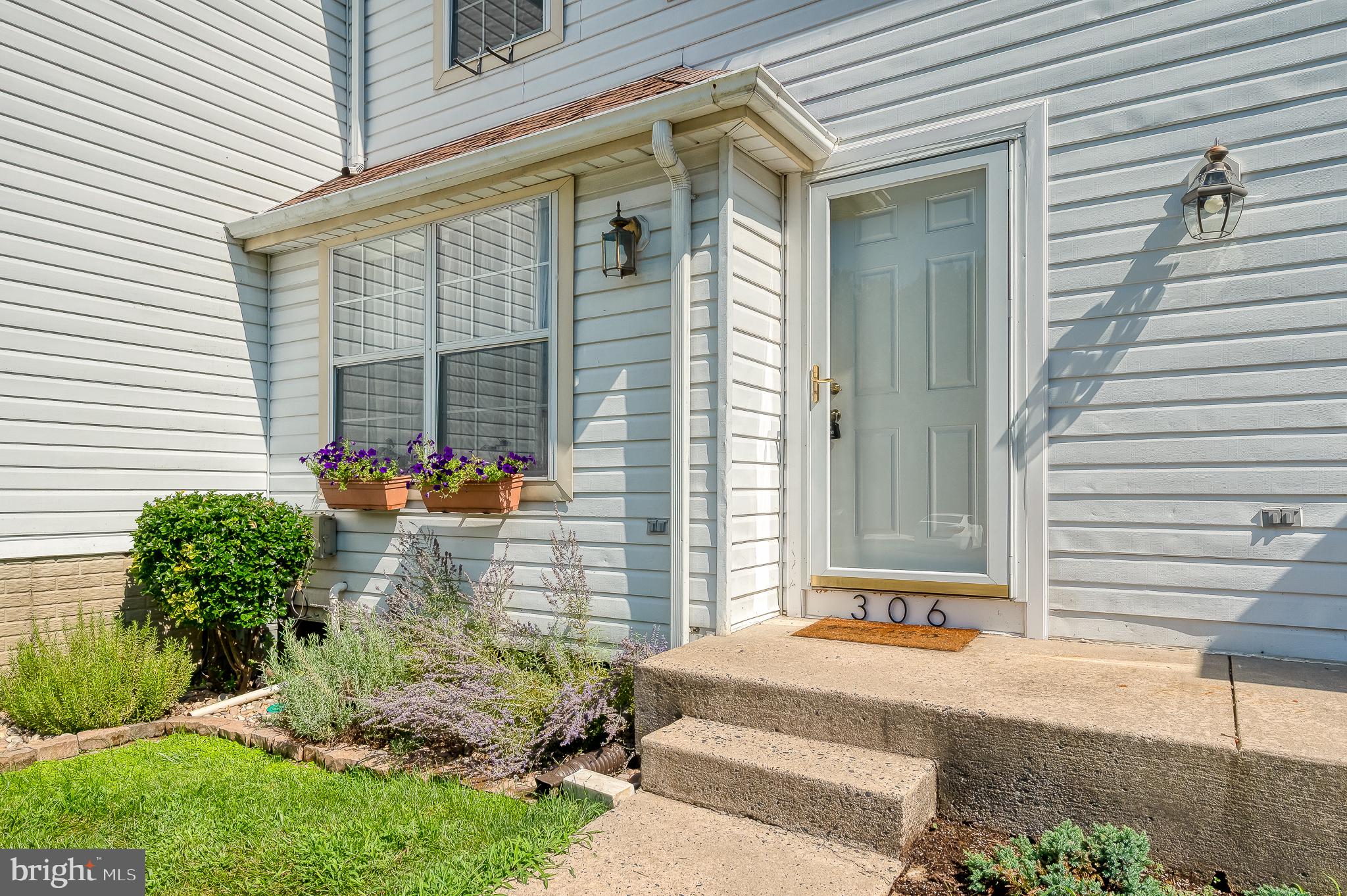 306 GUILFORD COURT