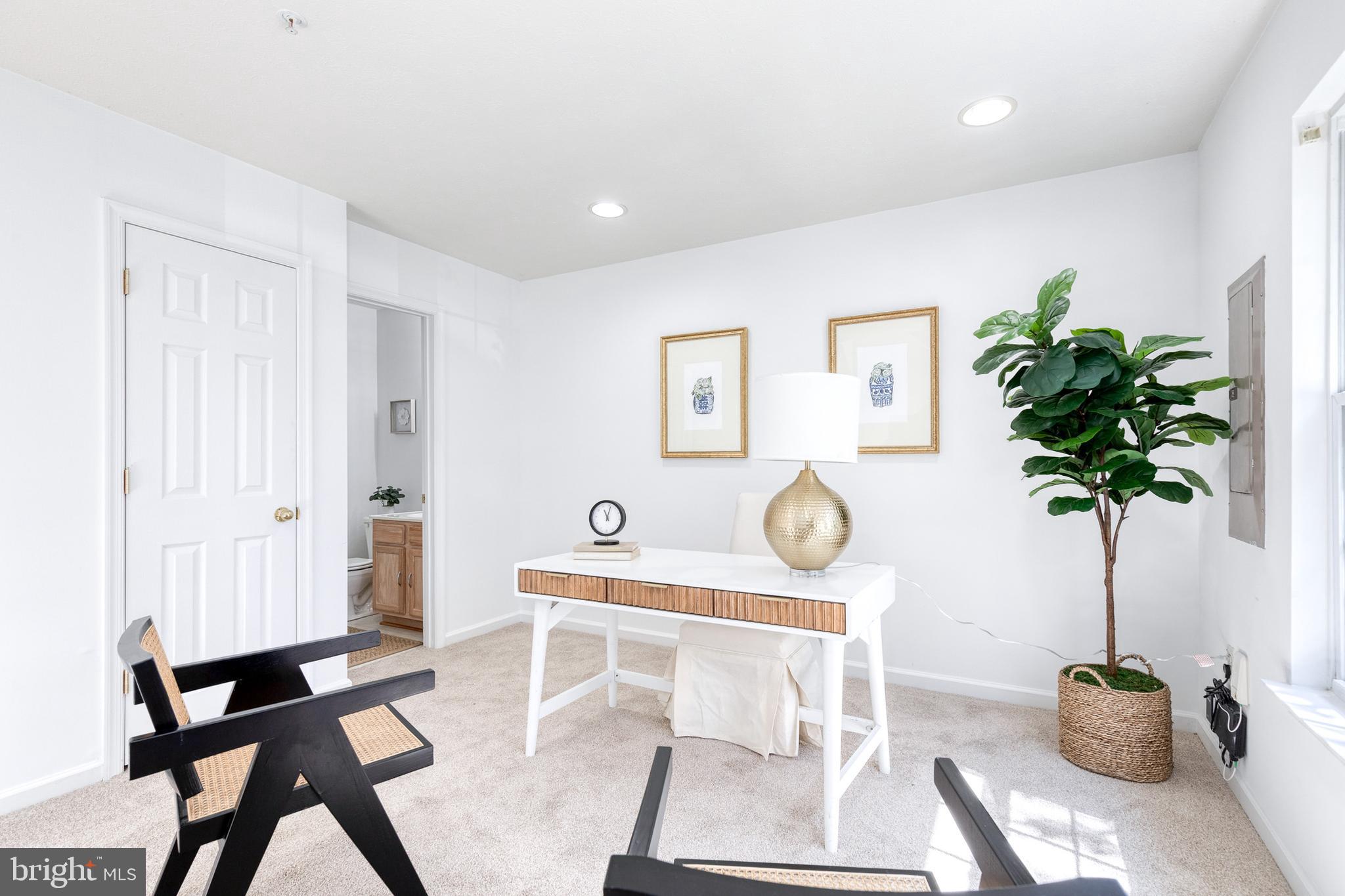 EATON SQUARE - Residential