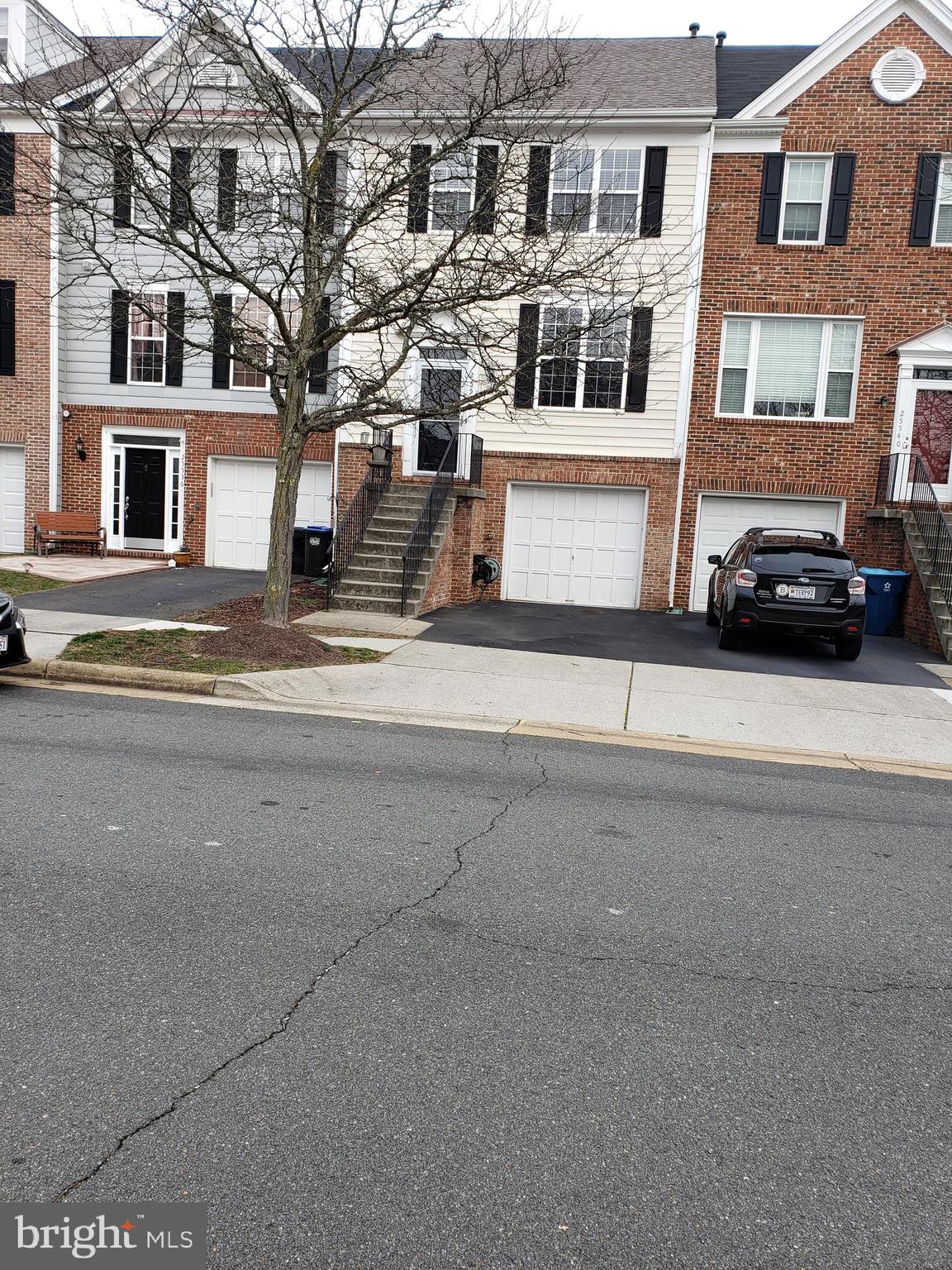 SOUTH RIDING - Residential