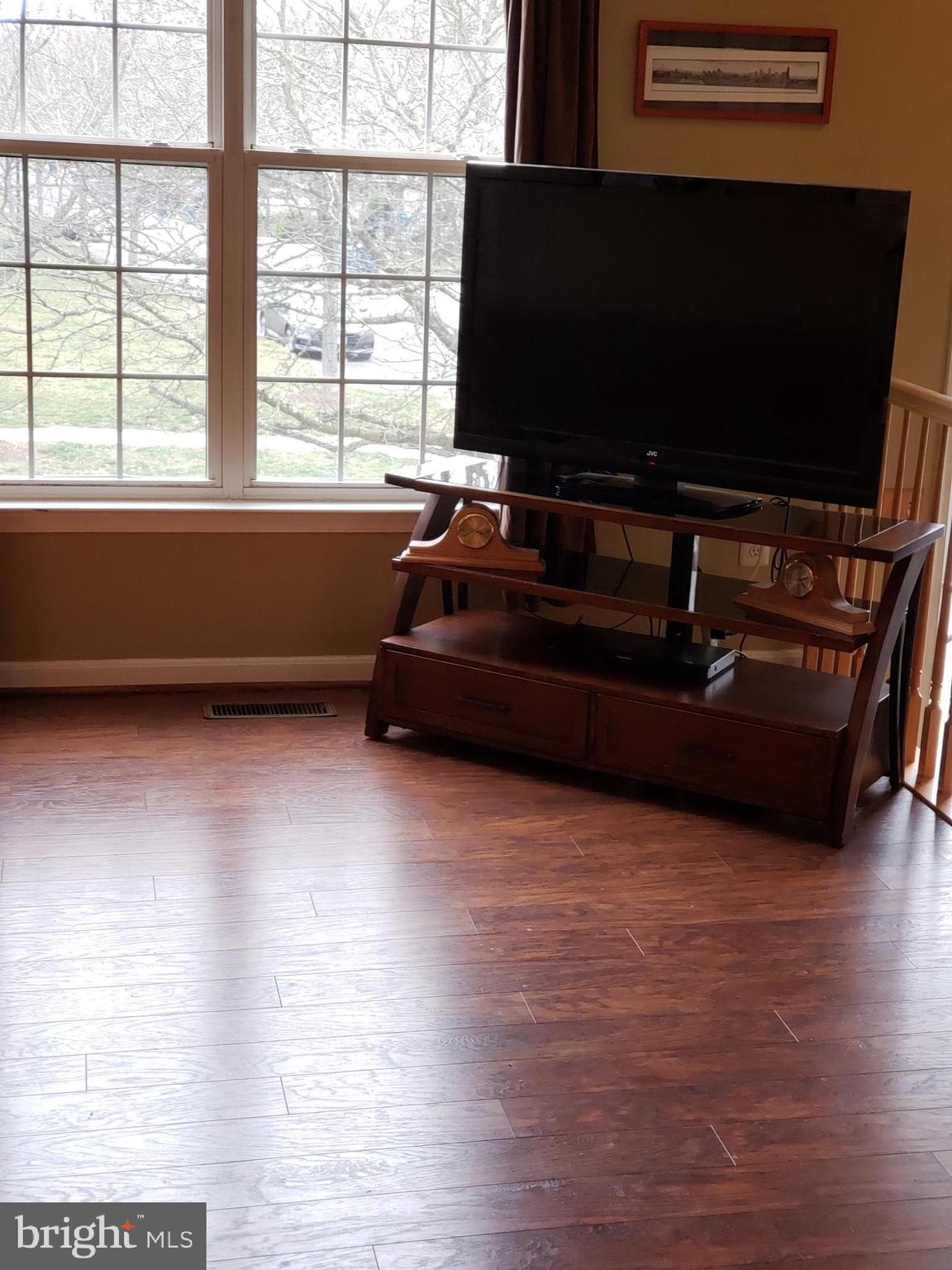 SOUTH RIDING - Residential