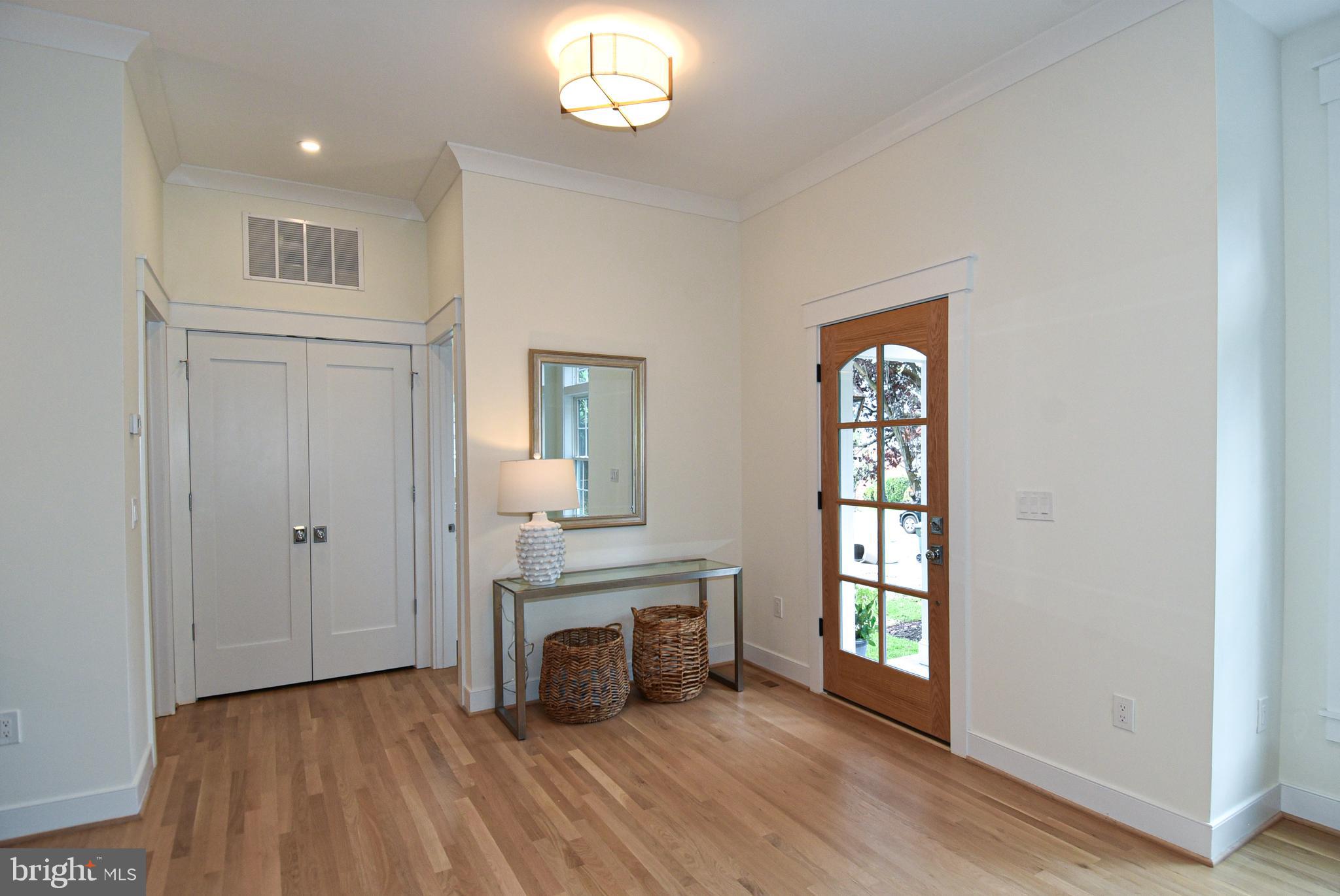 LEE CREST - Residential