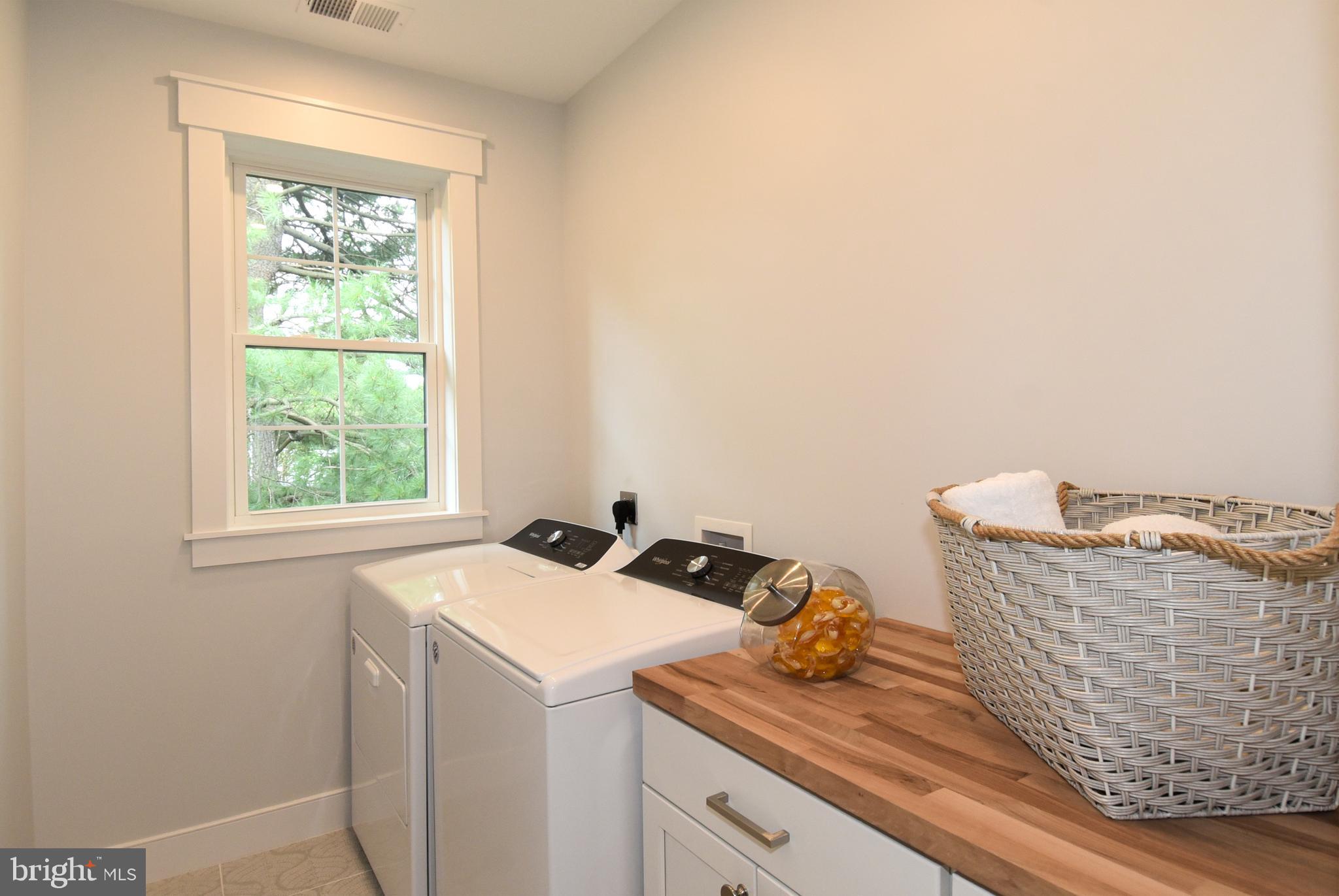 LEE CREST - Residential