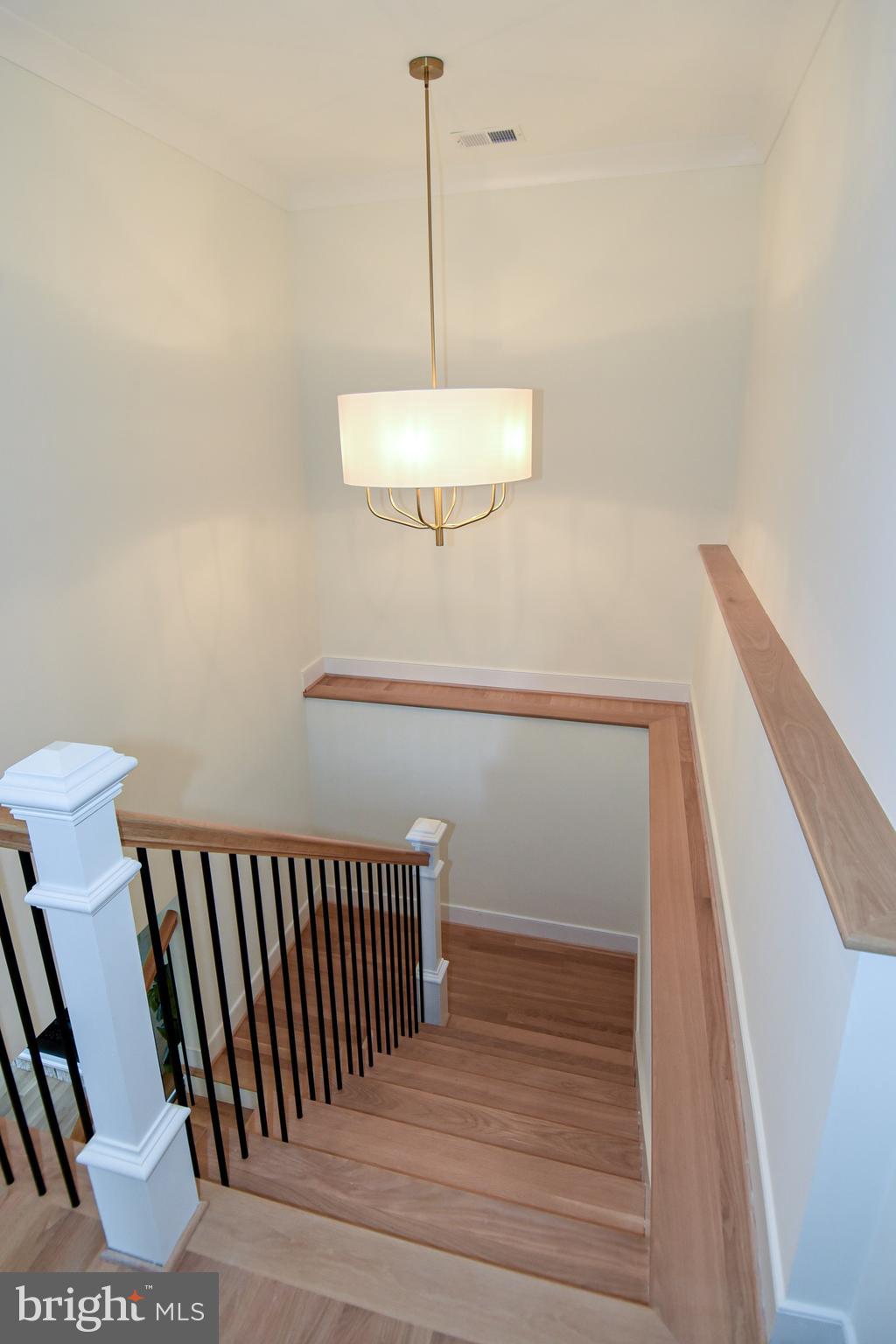 LEE CREST - Residential