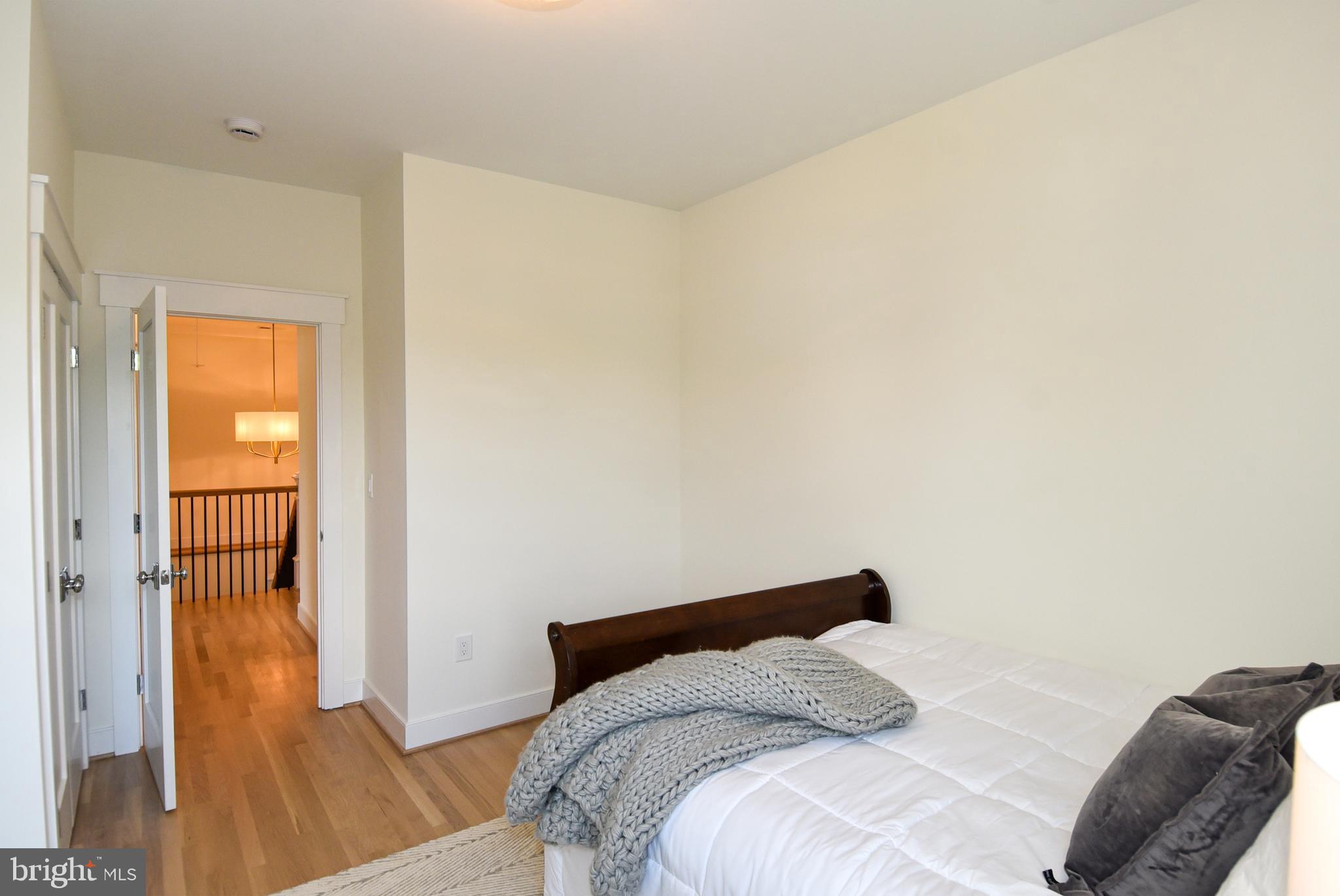 LEE CREST - Residential