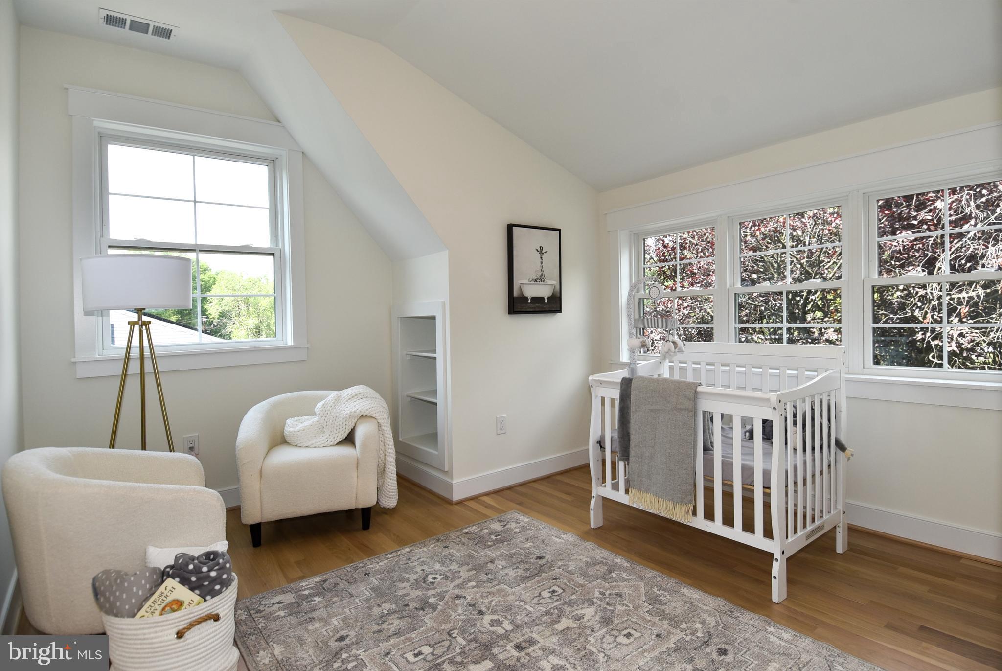 LEE CREST - Residential