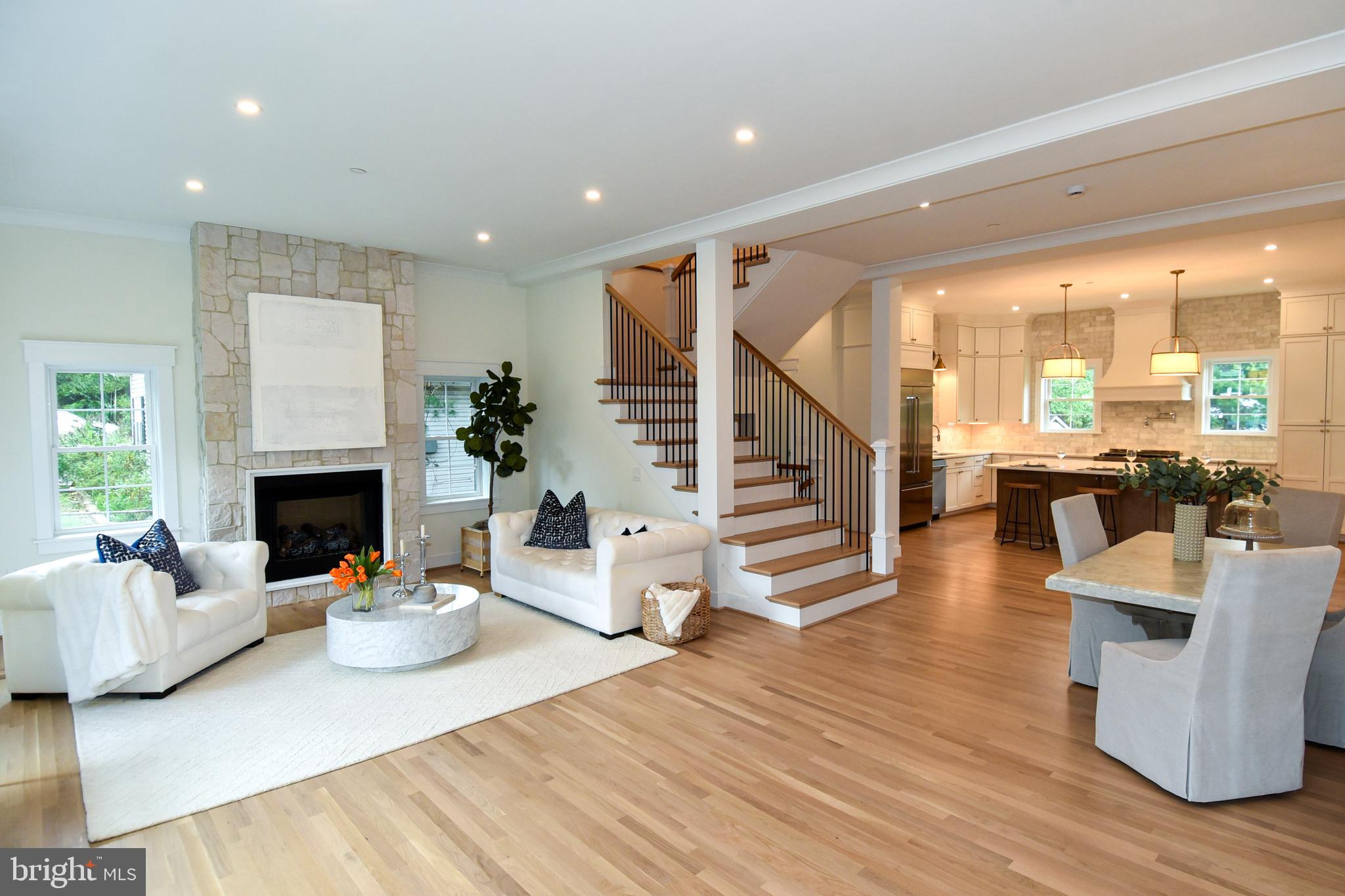 LEE CREST - Residential