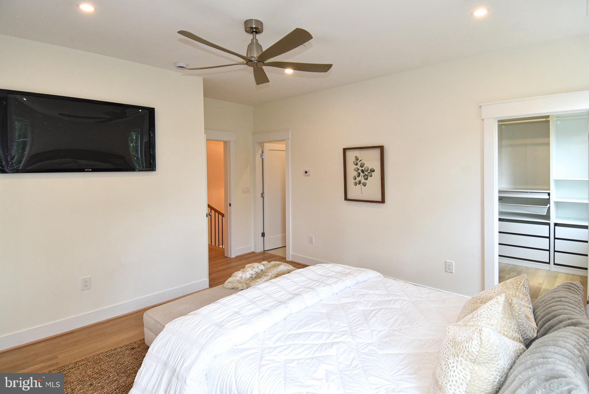 LEE CREST - Residential