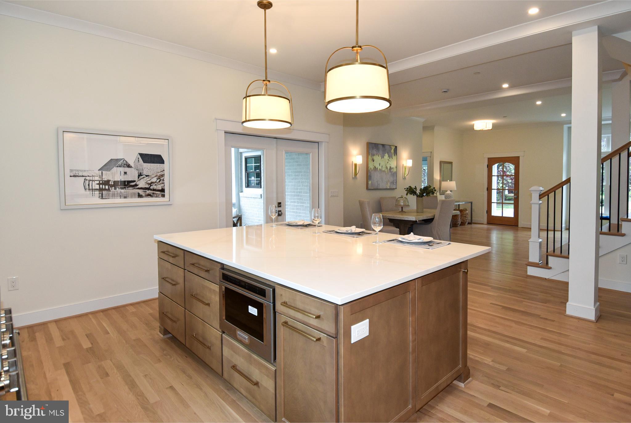 LEE CREST - Residential