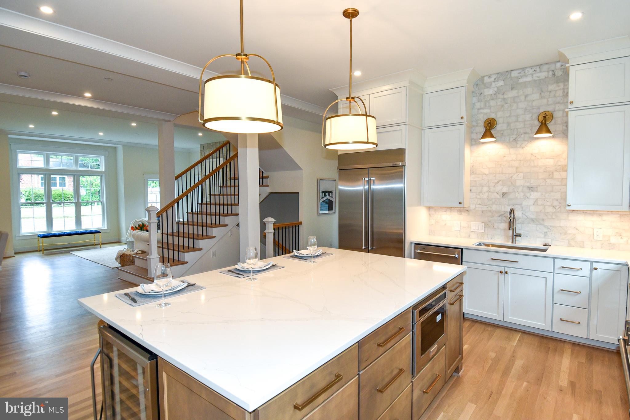 LEE CREST - Residential