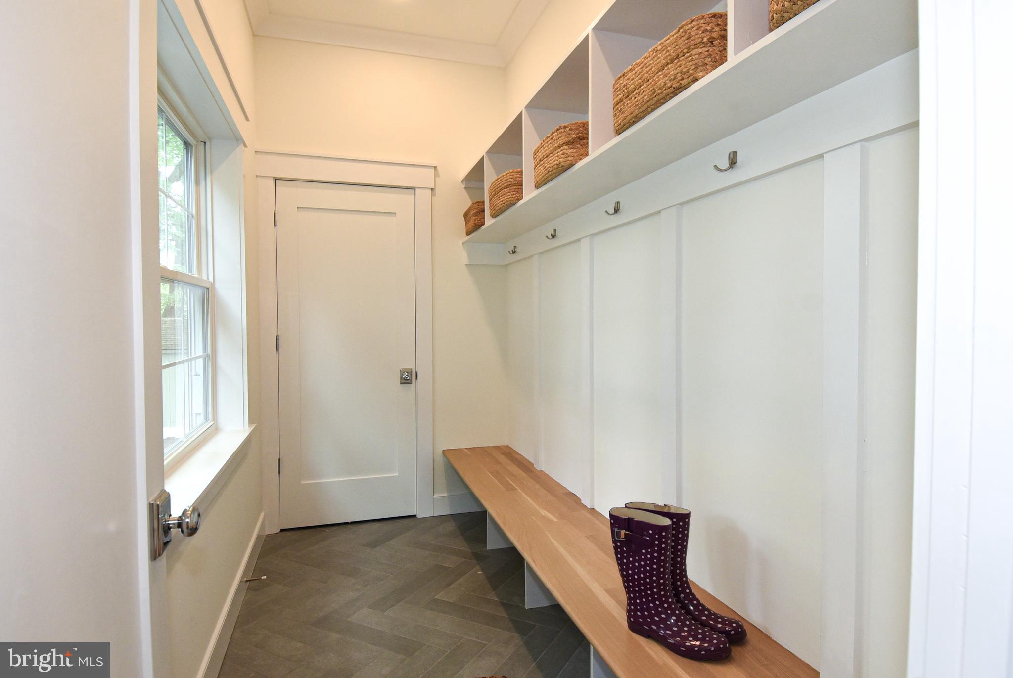 LEE CREST - Residential