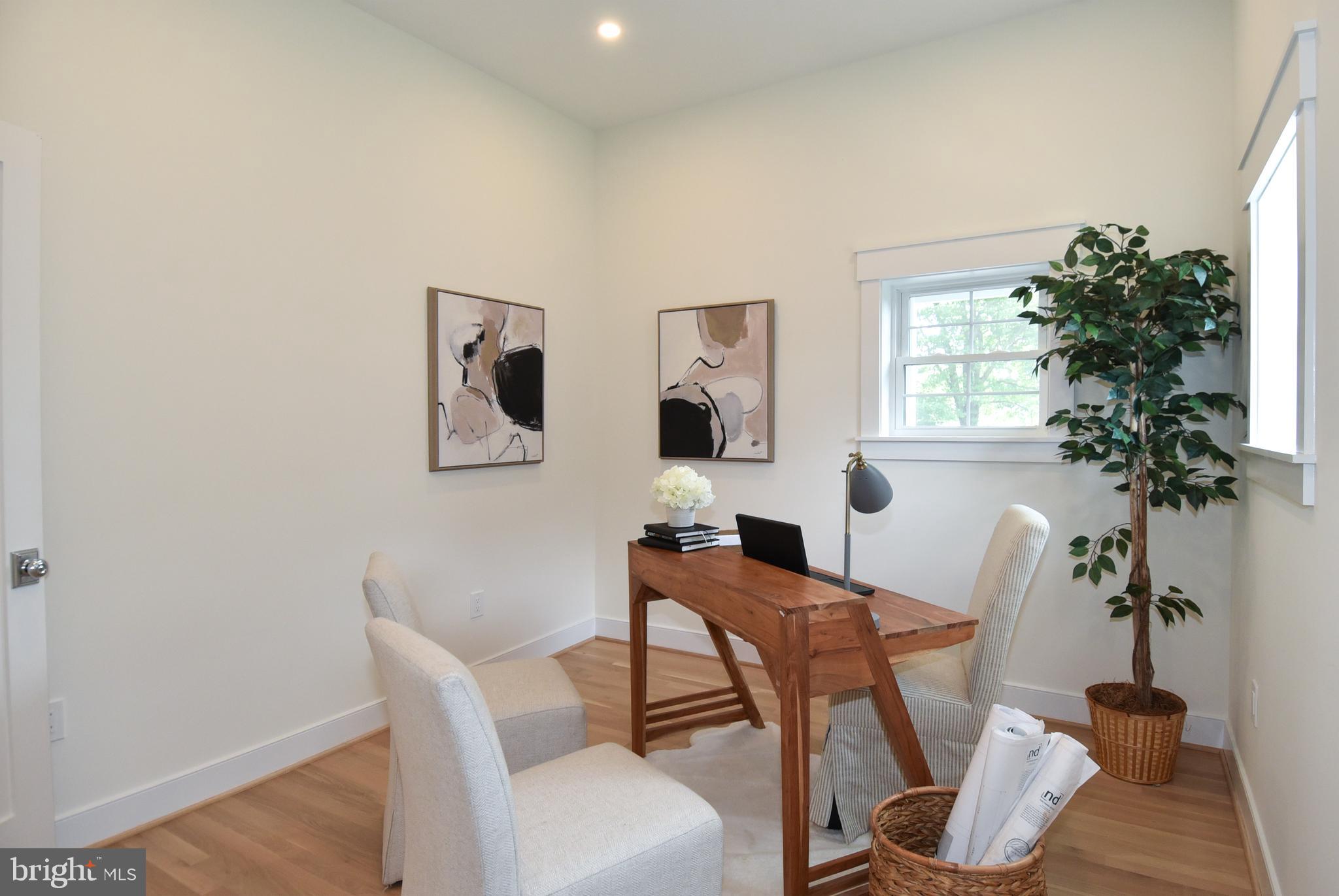 LEE CREST - Residential