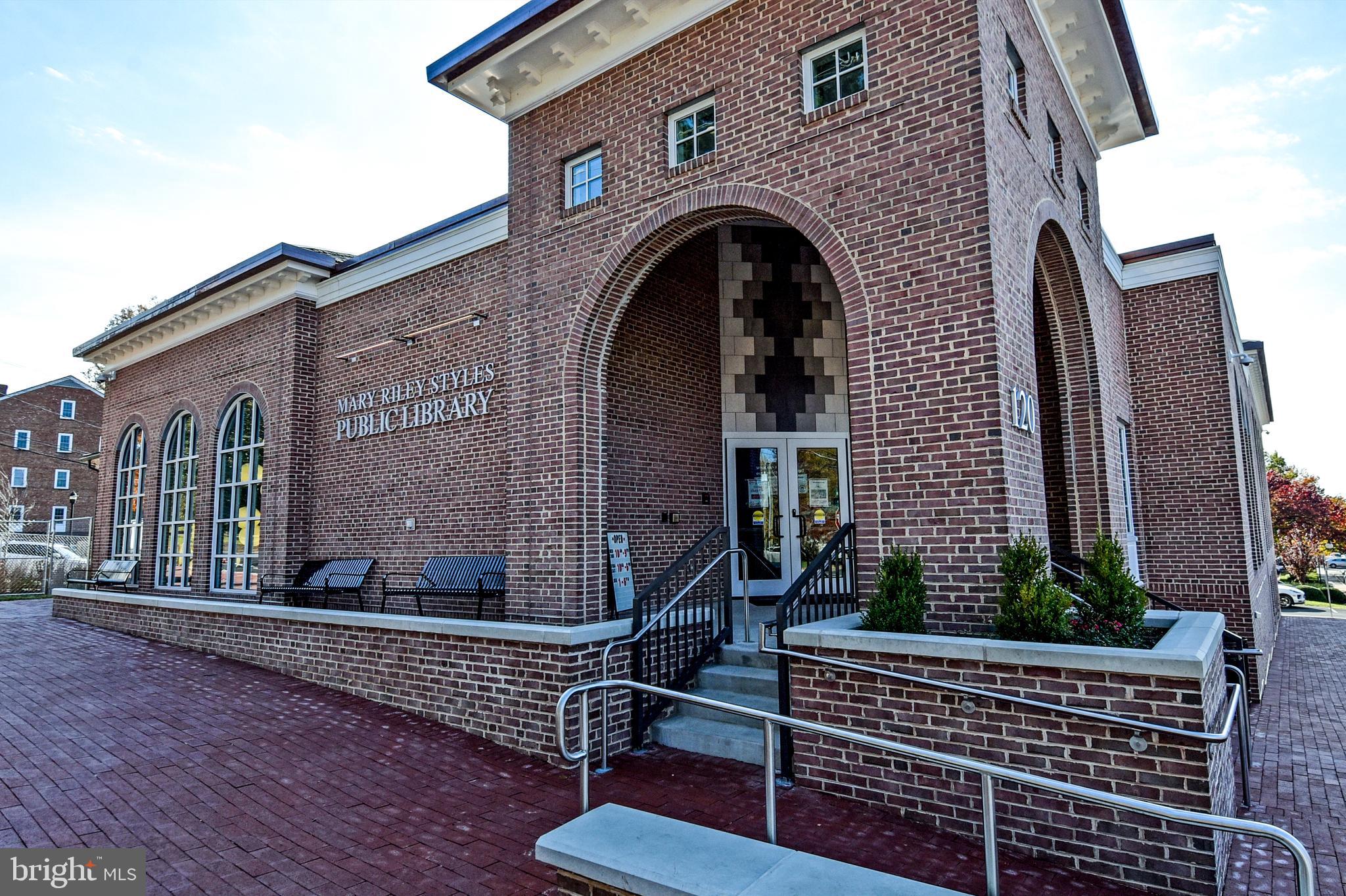 LEE CREST - Residential