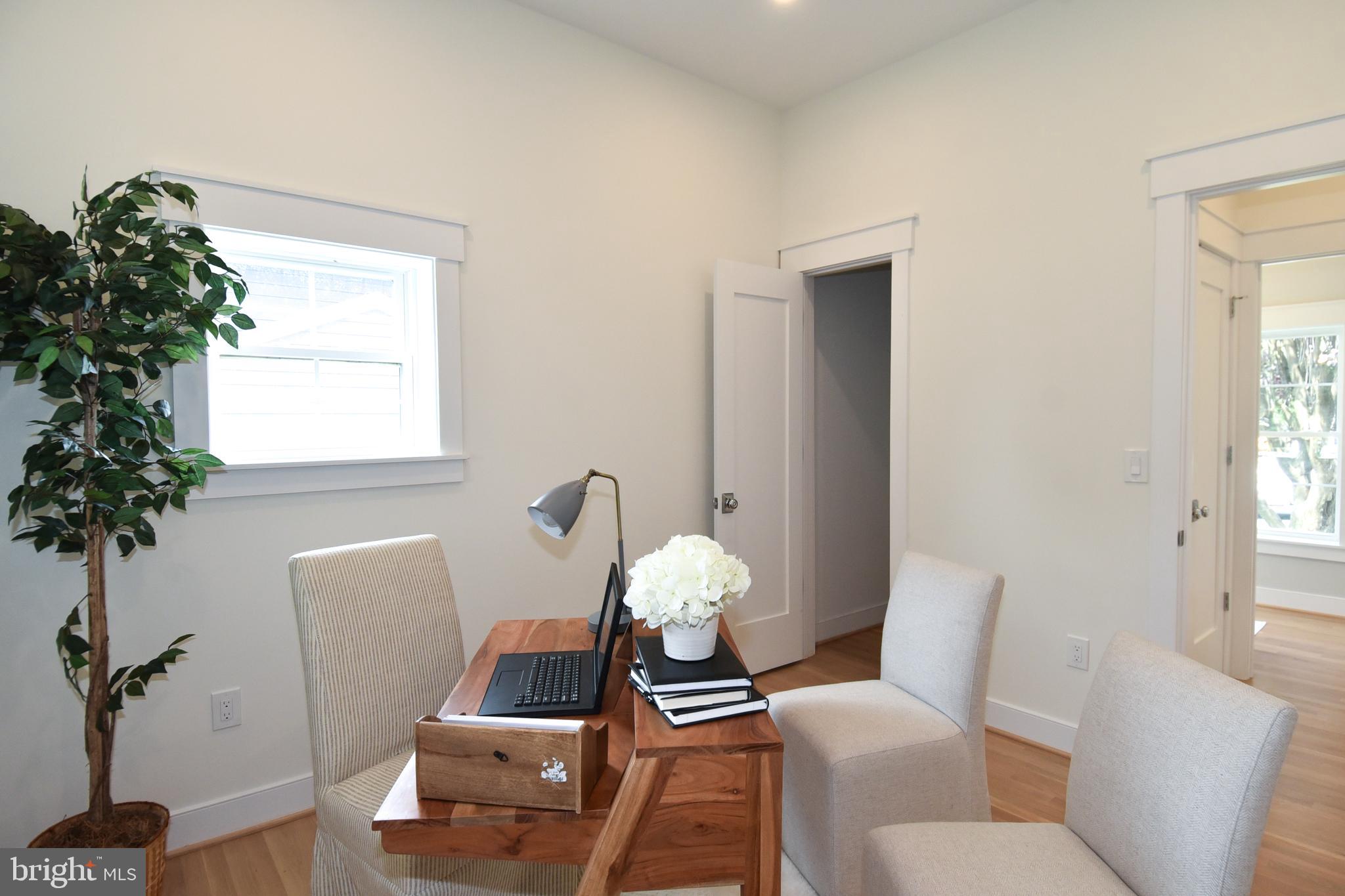 LEE CREST - Residential