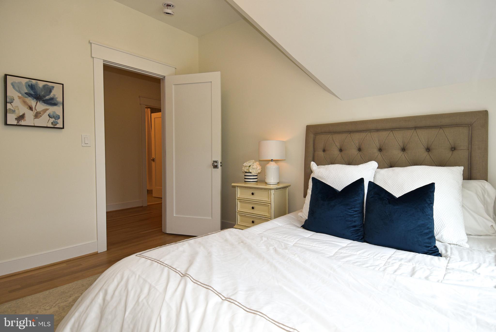 LEE CREST - Residential