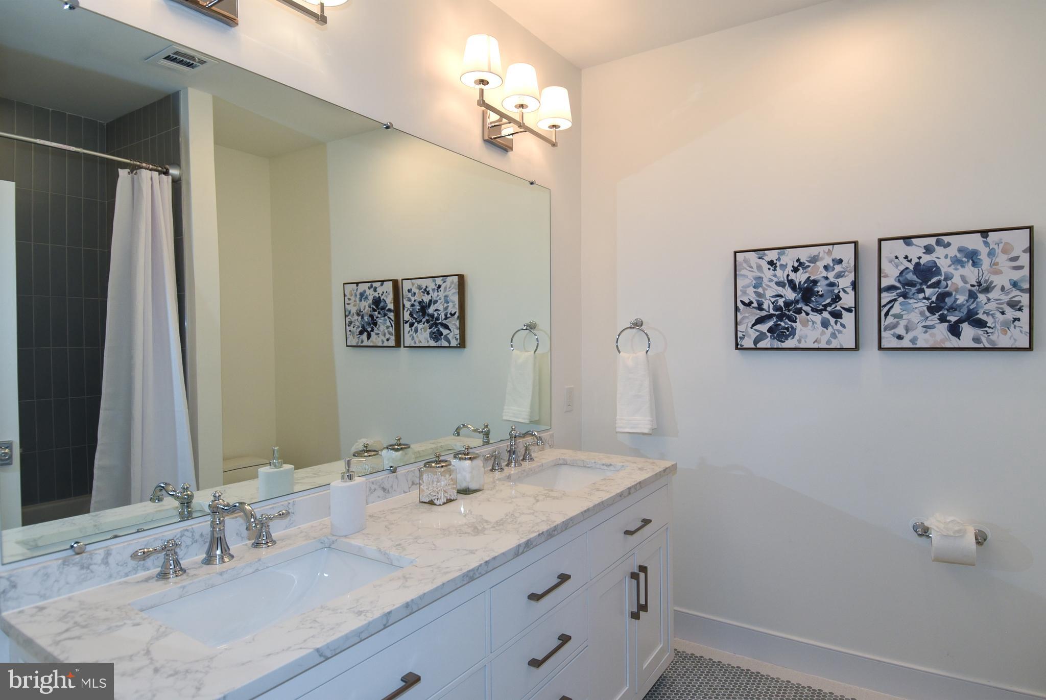 LEE CREST - Residential