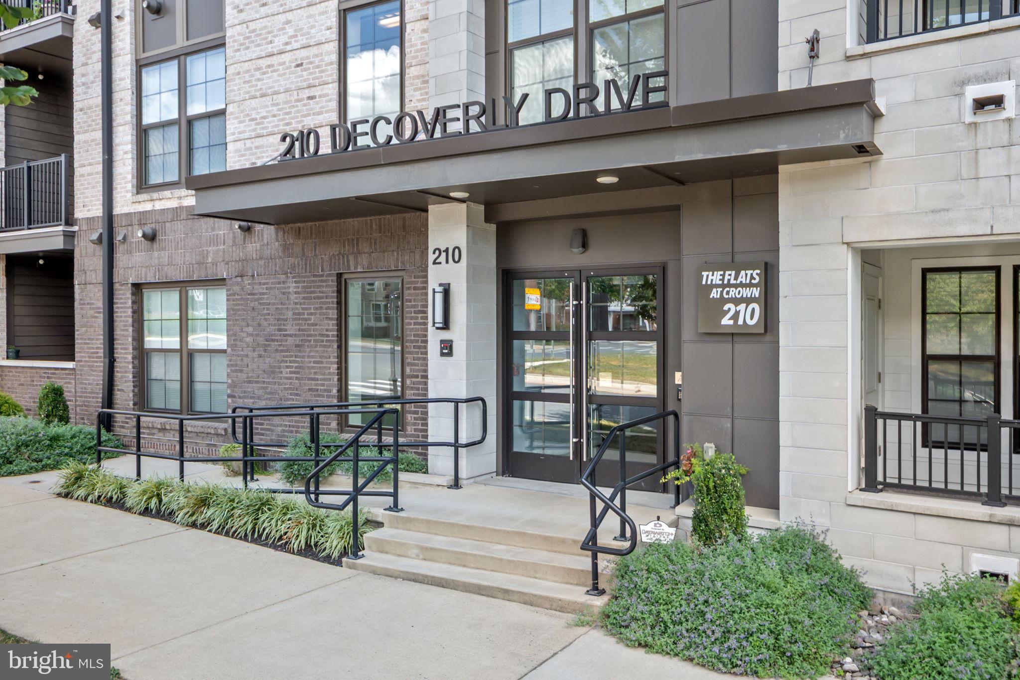 210 DECOVERLY DRIVE 106